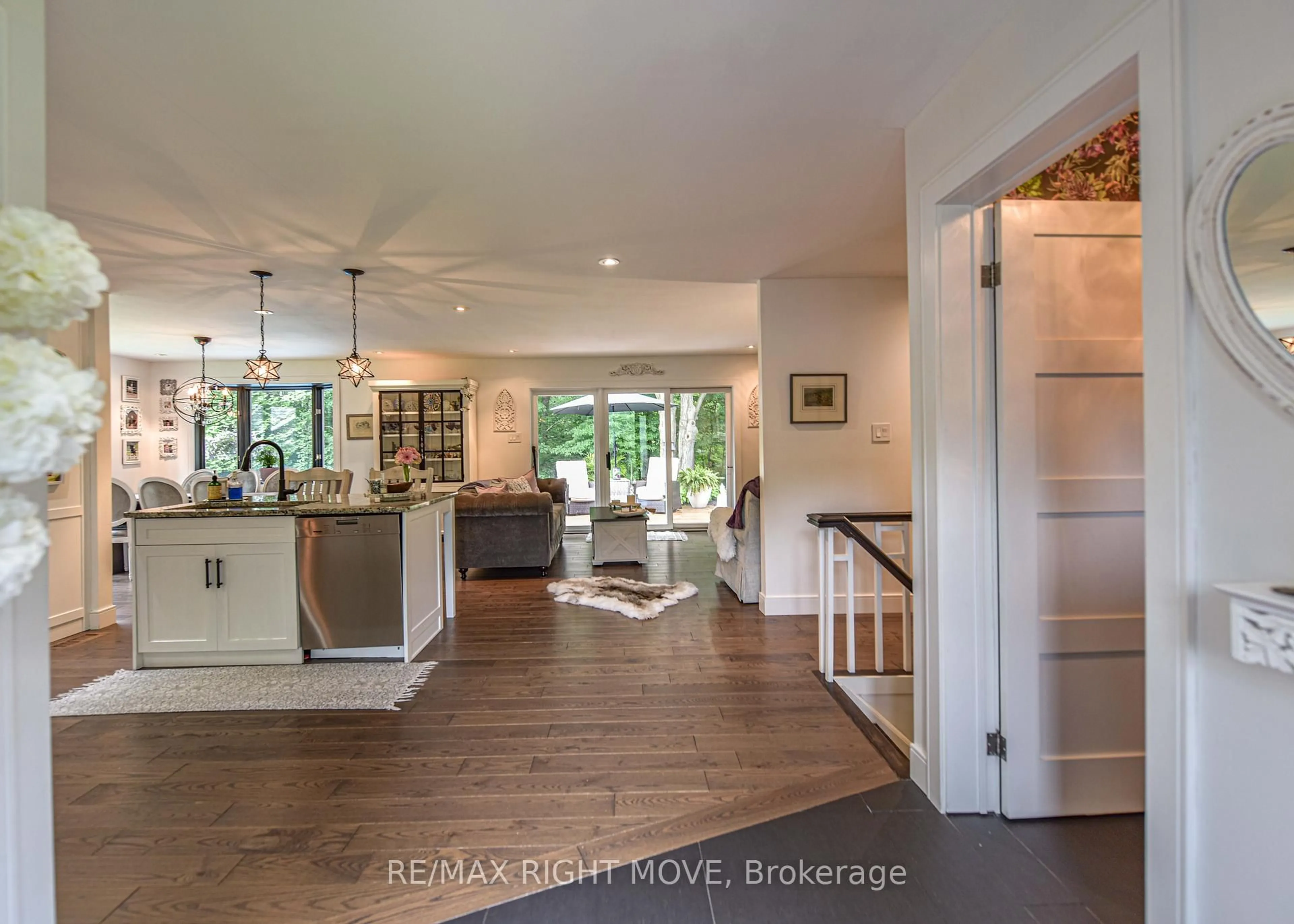 Open concept kitchen, unknown for 1220 Birchcliffe Cres, Severn Ontario L3V 0W1