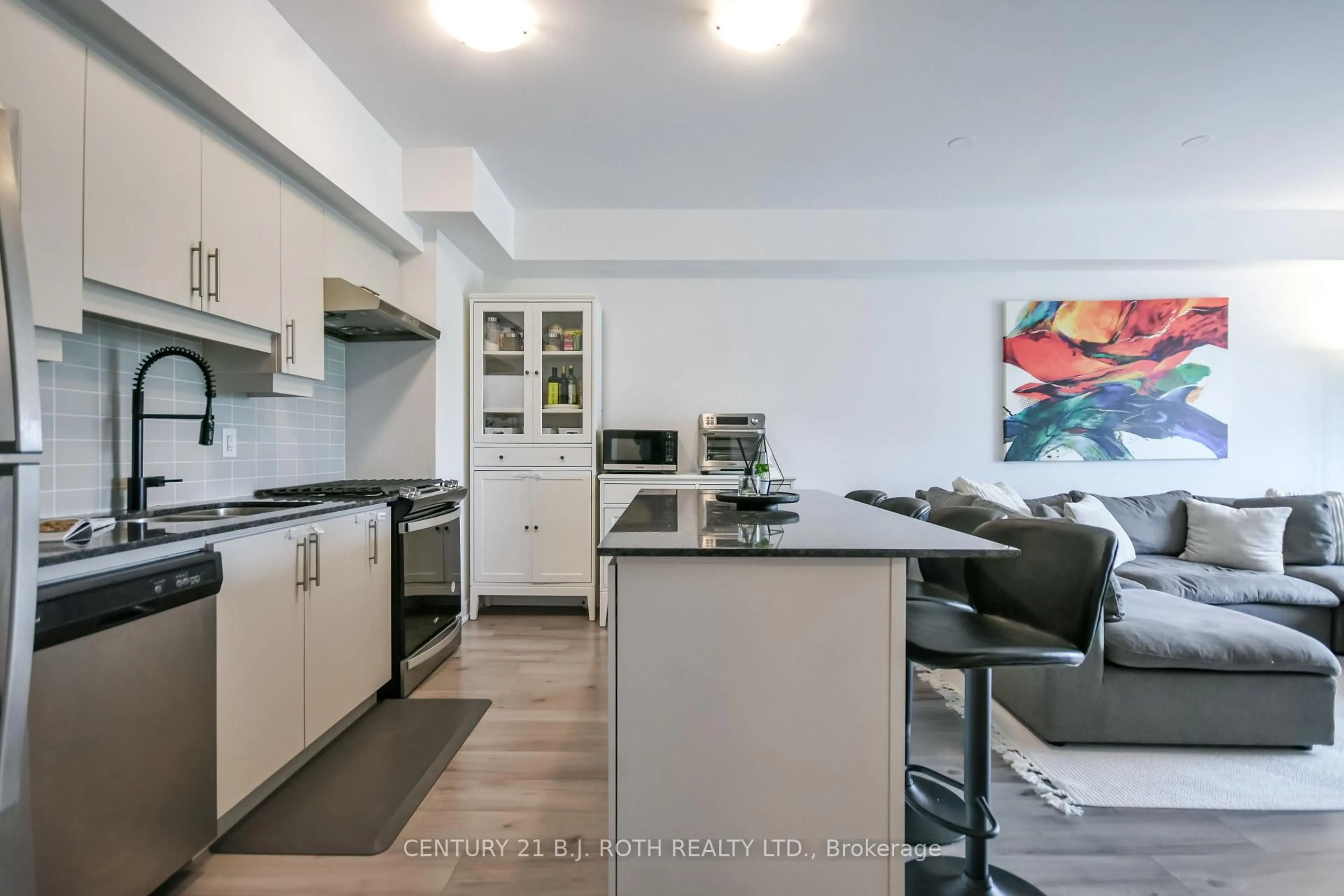 Open concept kitchen, unknown for 8 Culinary Lane #604, Barrie Ontario L9J 0T2
