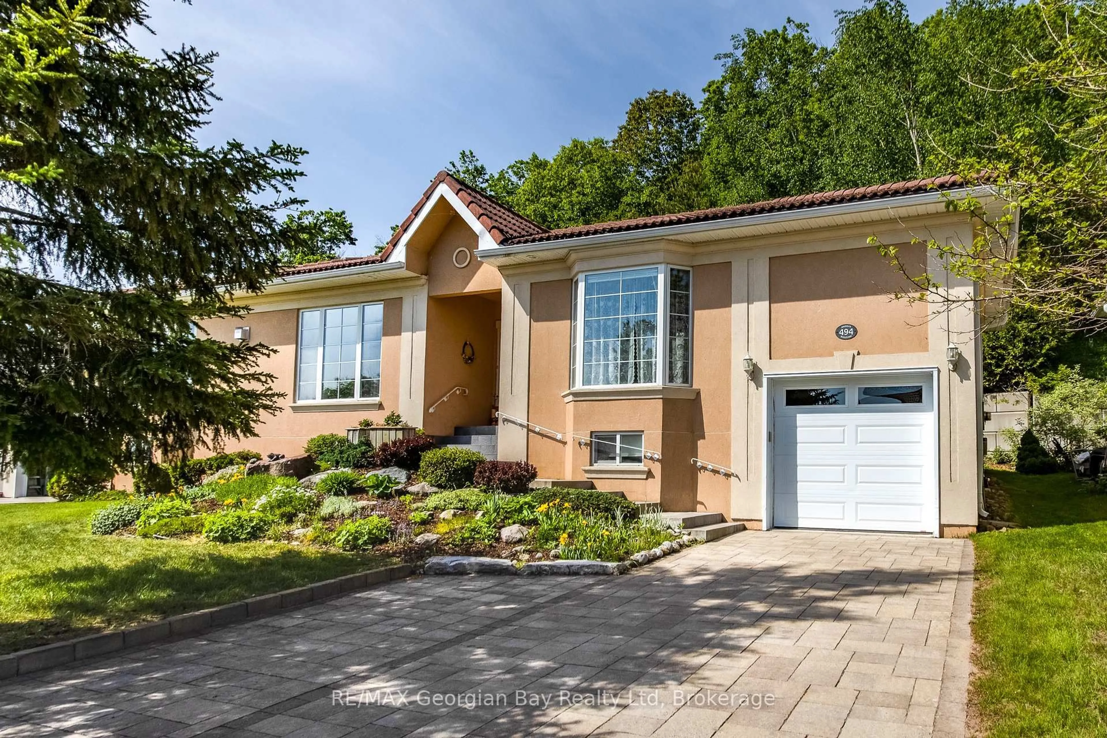 Home with brick exterior material, street for 494 Aberdeen Blvd, Midland Ontario L4R 5L9