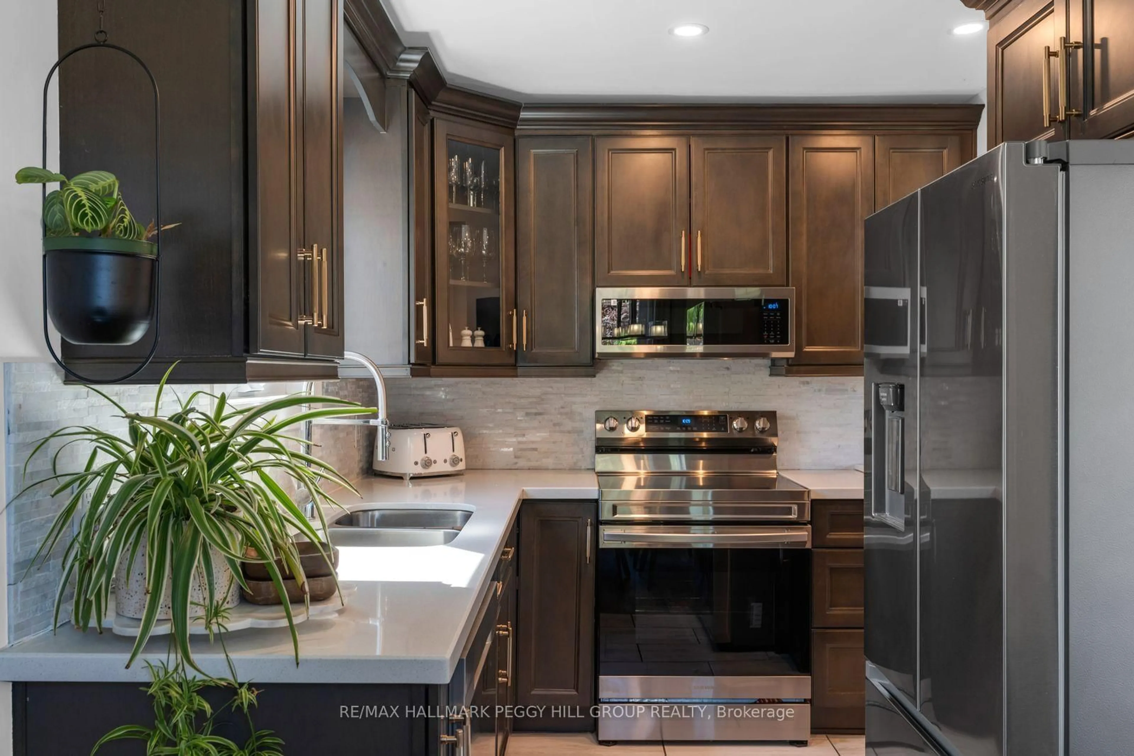 Contemporary kitchen, ceramic/tile floor for 19 Austen Lane, Barrie Ontario L4N 4V4