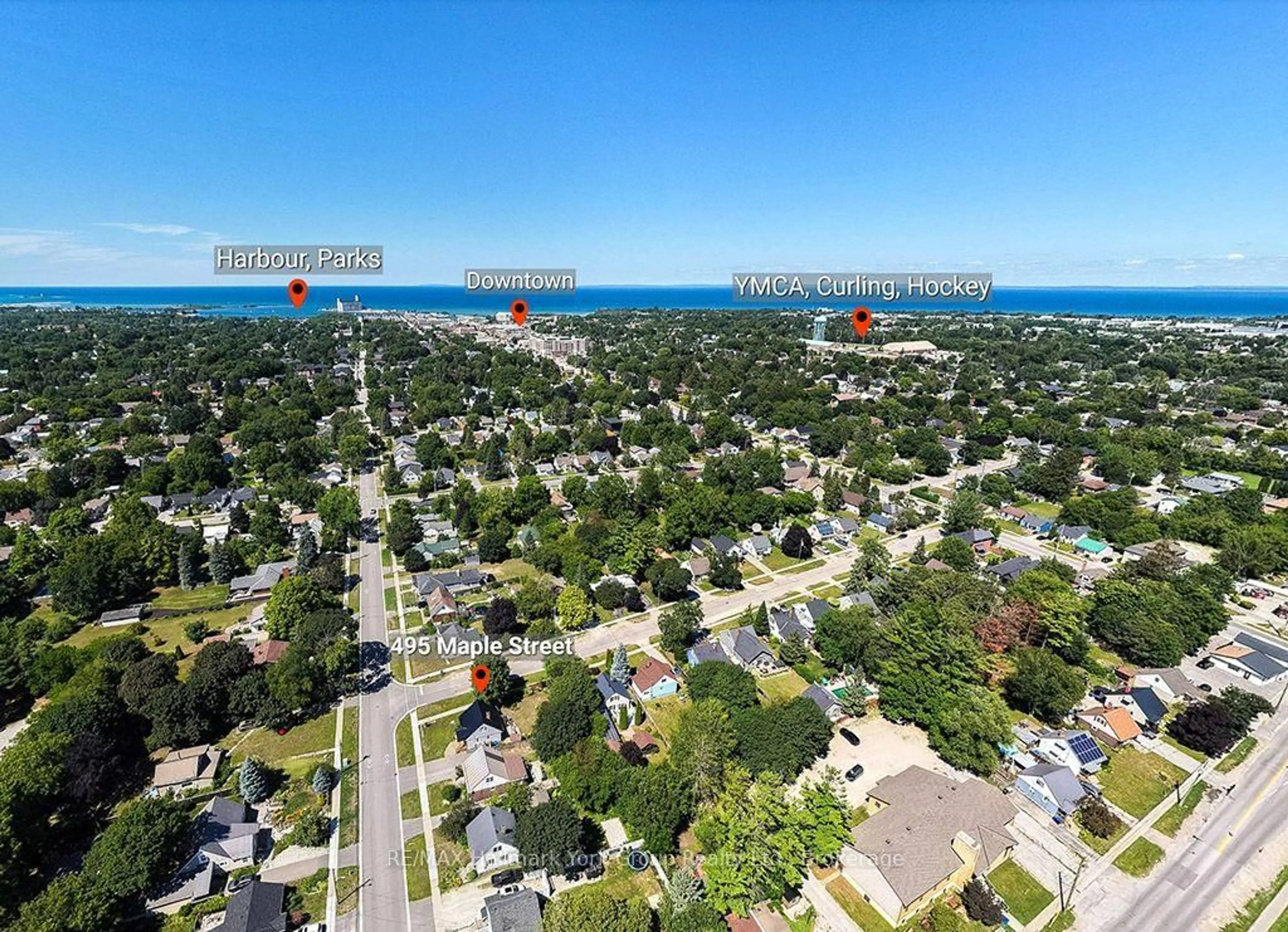 A pic from outside/outdoor area/front of a property/back of a property/a pic from drone, unknown for 495 Maple St, Collingwood Ontario L9Y 2S6