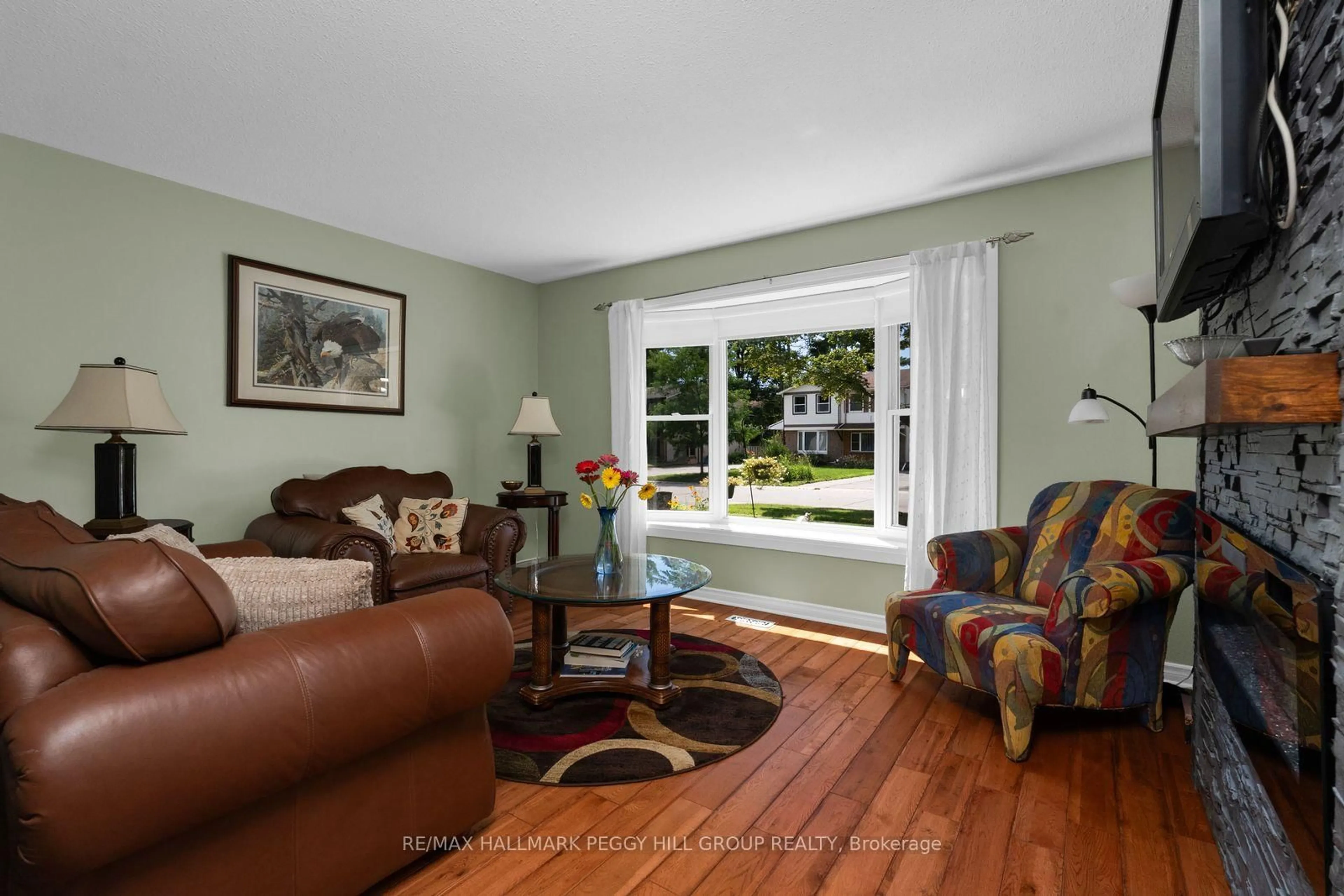 Living room with furniture, unknown for 15 Wilde Pl, Barrie Ontario L4N 4W6