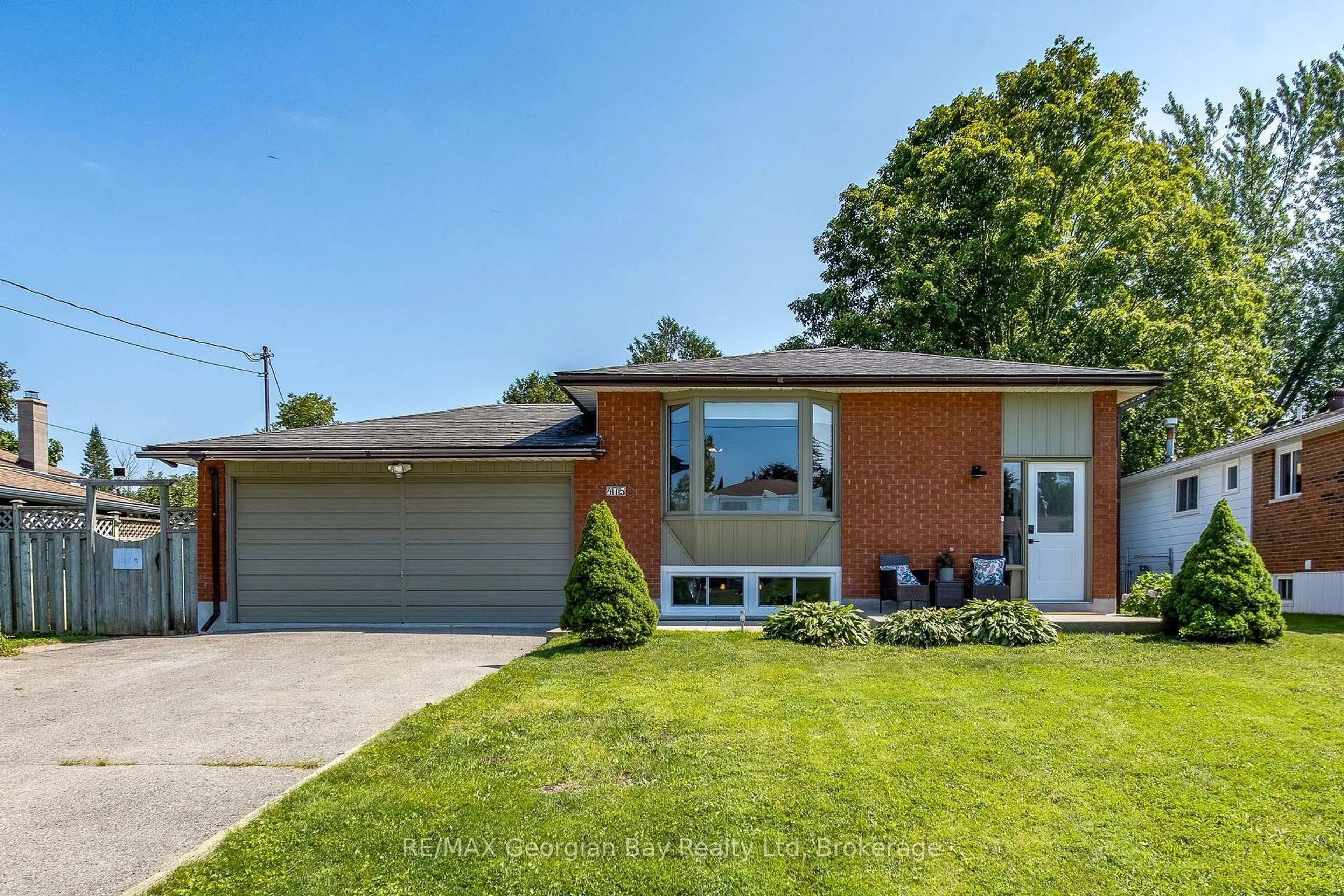 Home with brick exterior material, street for 475 Athabaska St, Tay Ontario L0K 1R0