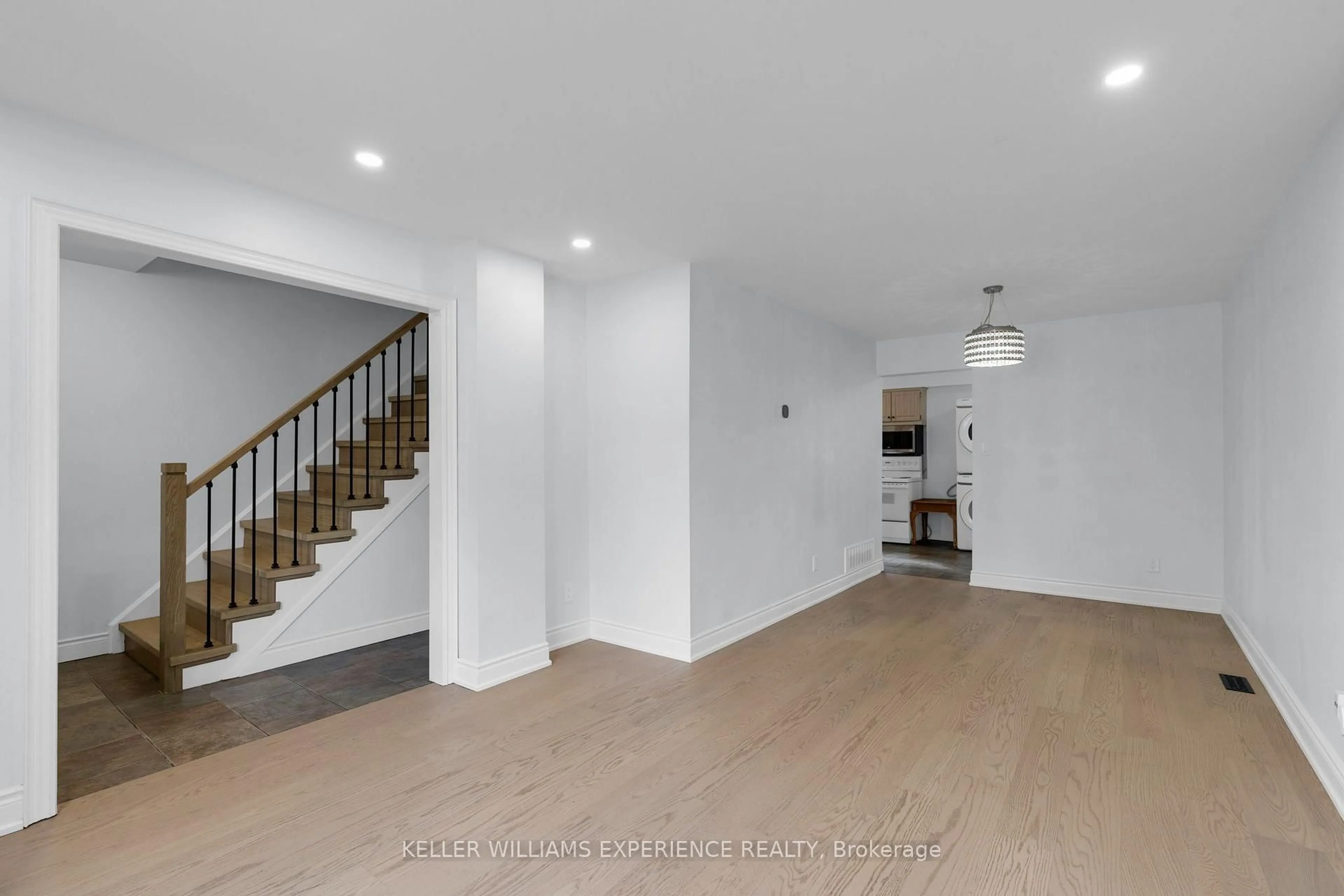Unknown for 49 Daphne Cres, Barrie Ontario L4M 2Y7