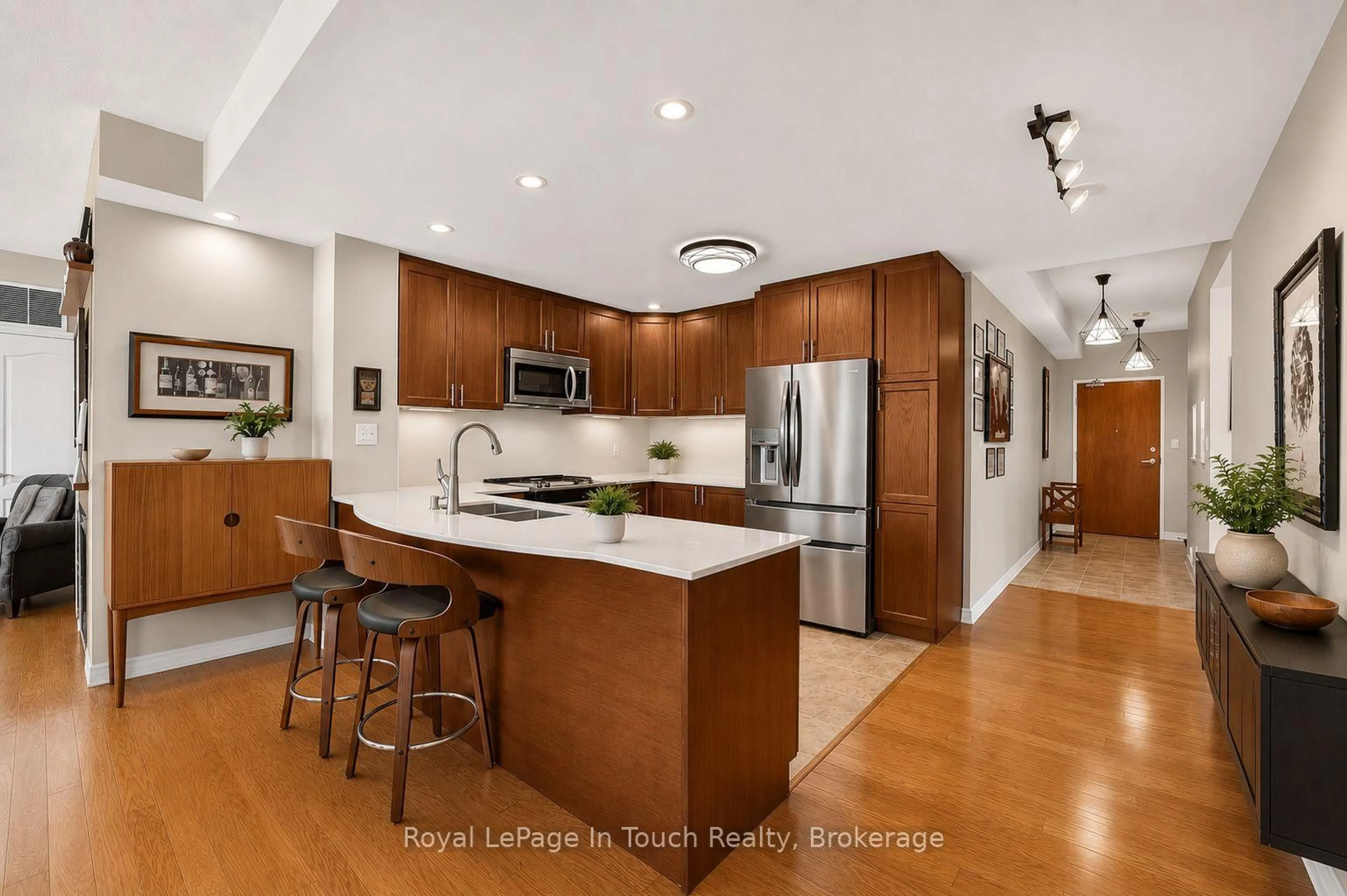 Open concept kitchen, unknown for 699 Aberdeen Blvd #501, Midland Ontario L4R 5P2