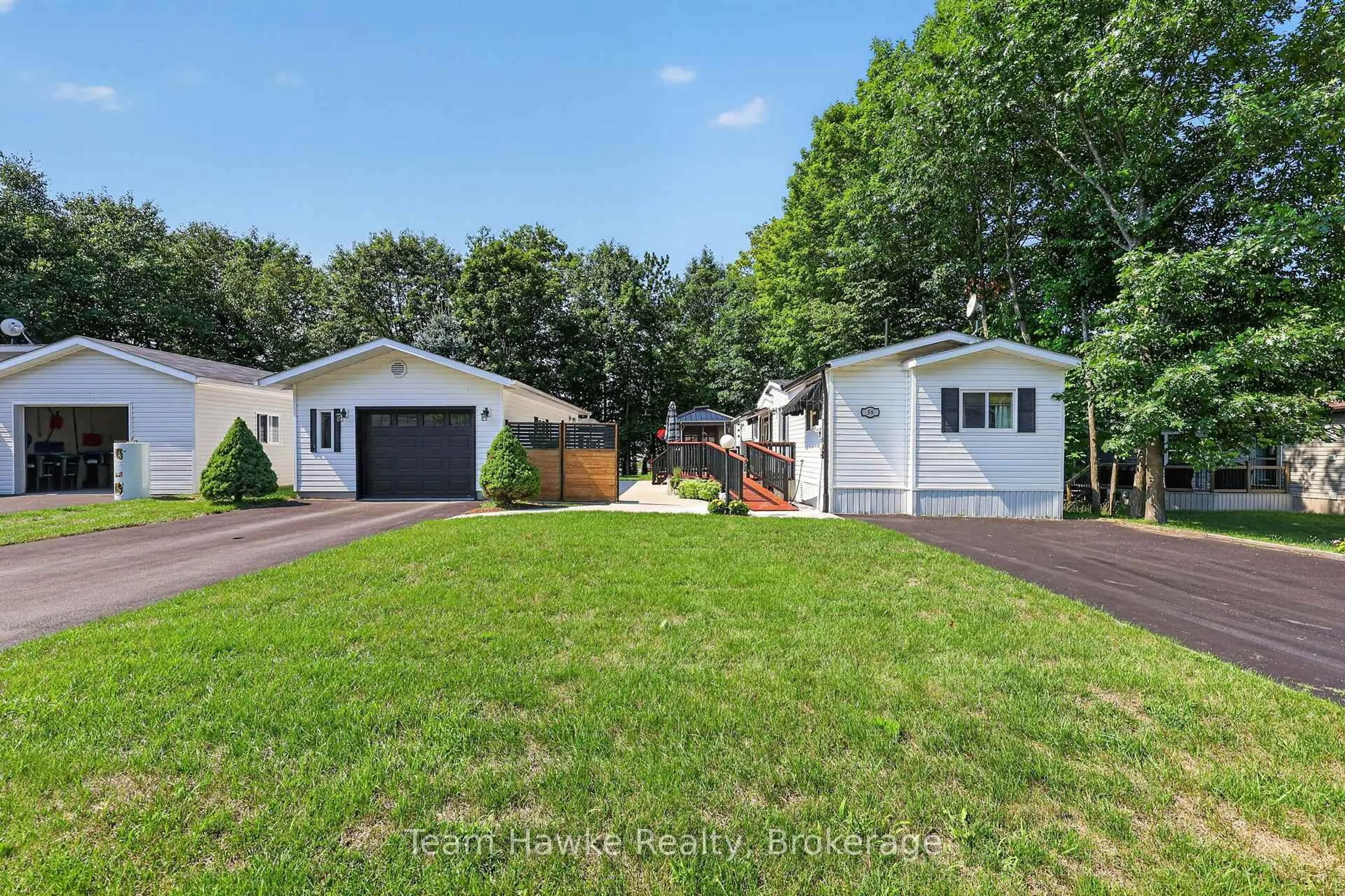 Home with vinyl exterior material, street for 5411 Elliott Sdrd #58, Tay Ontario L4R 4K3