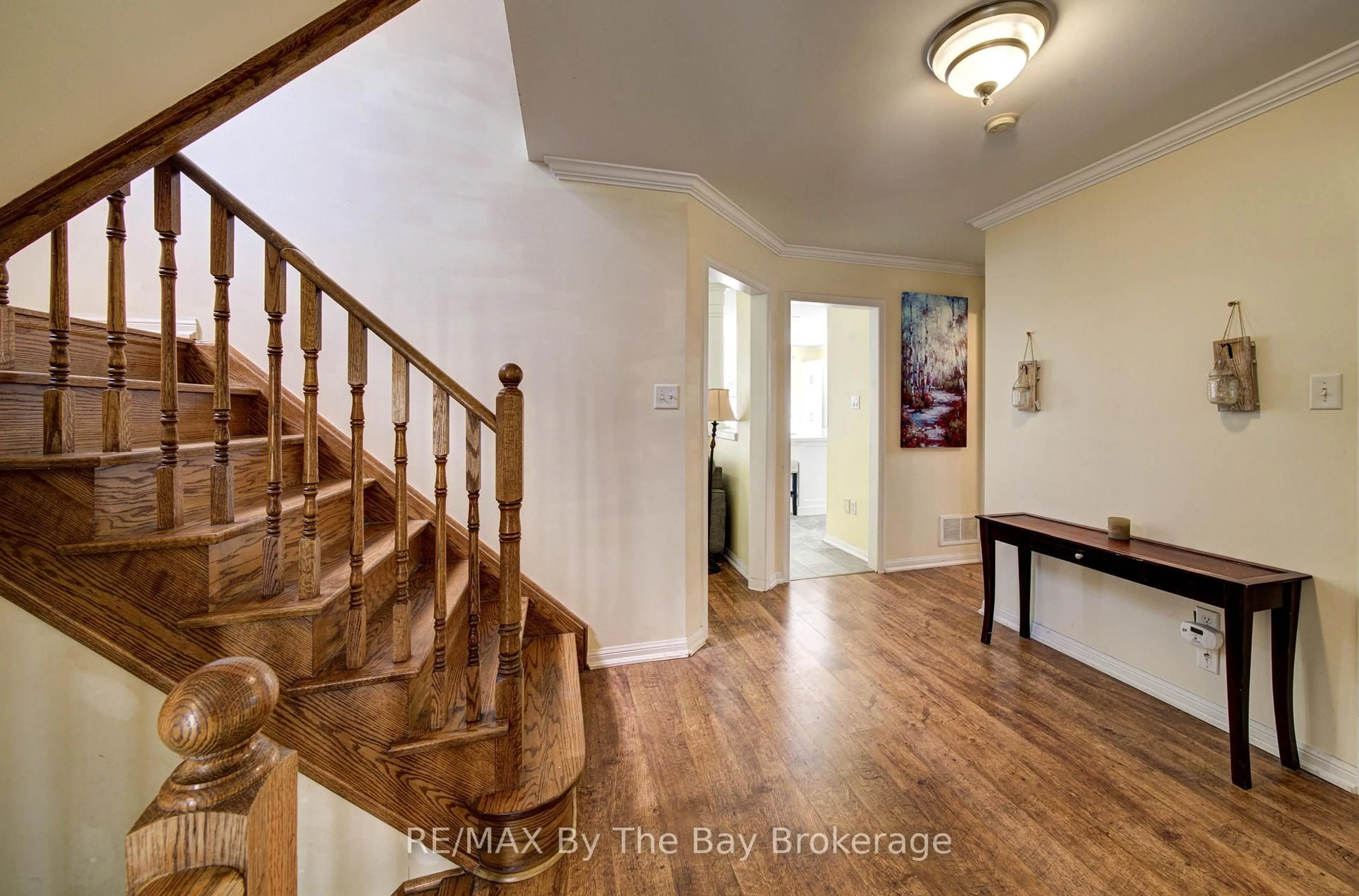 Indoor entryway for 88 Wesley Ave, Wasaga Beach Ontario L9Z 0B9