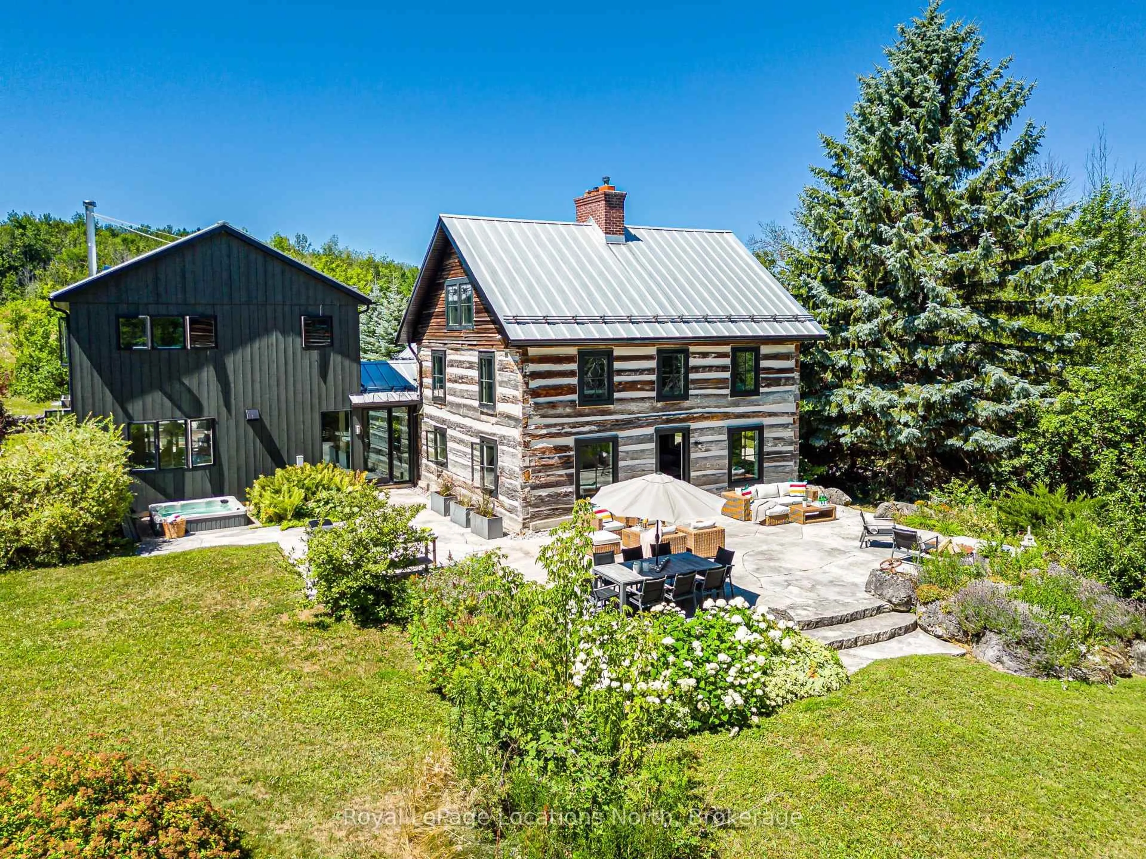 A pic from outside/outdoor area/front of a property/back of a property/a pic from drone, building for 1664 10 Concession, Clearview Ontario L0M 1H0