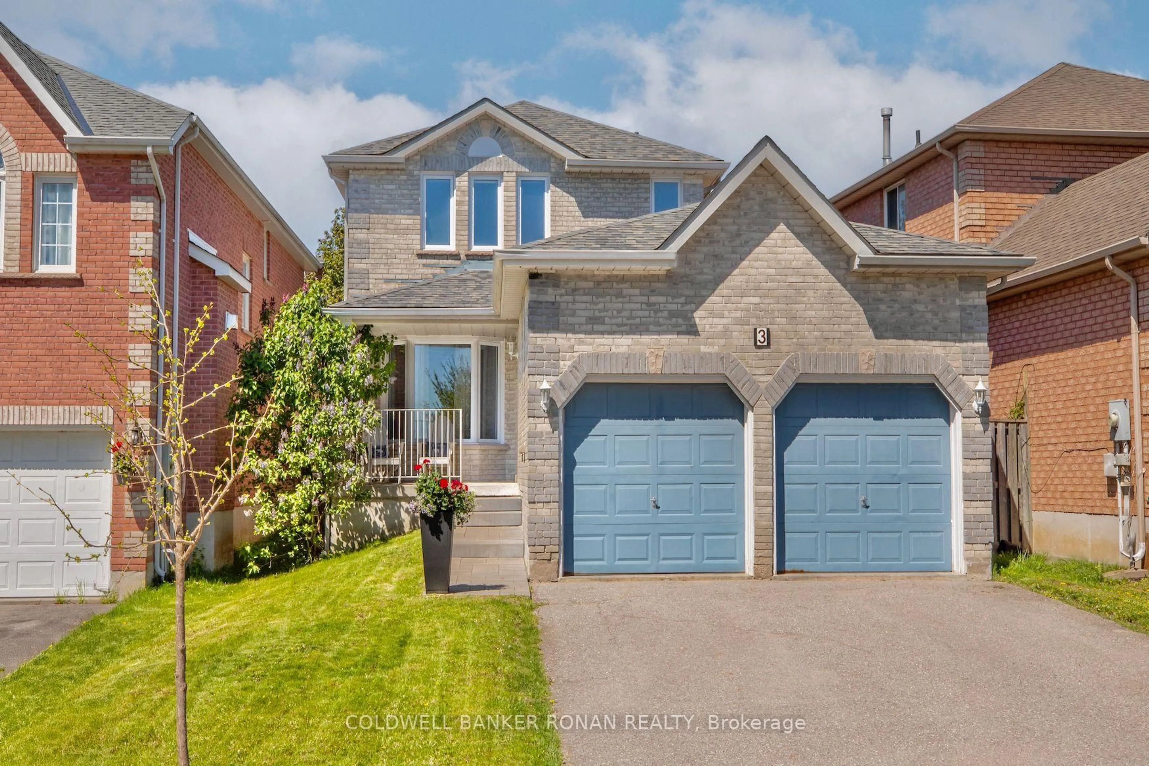 Home with brick exterior material, street for 3 Teal Pl, Barrie Ontario L4N 8W1
