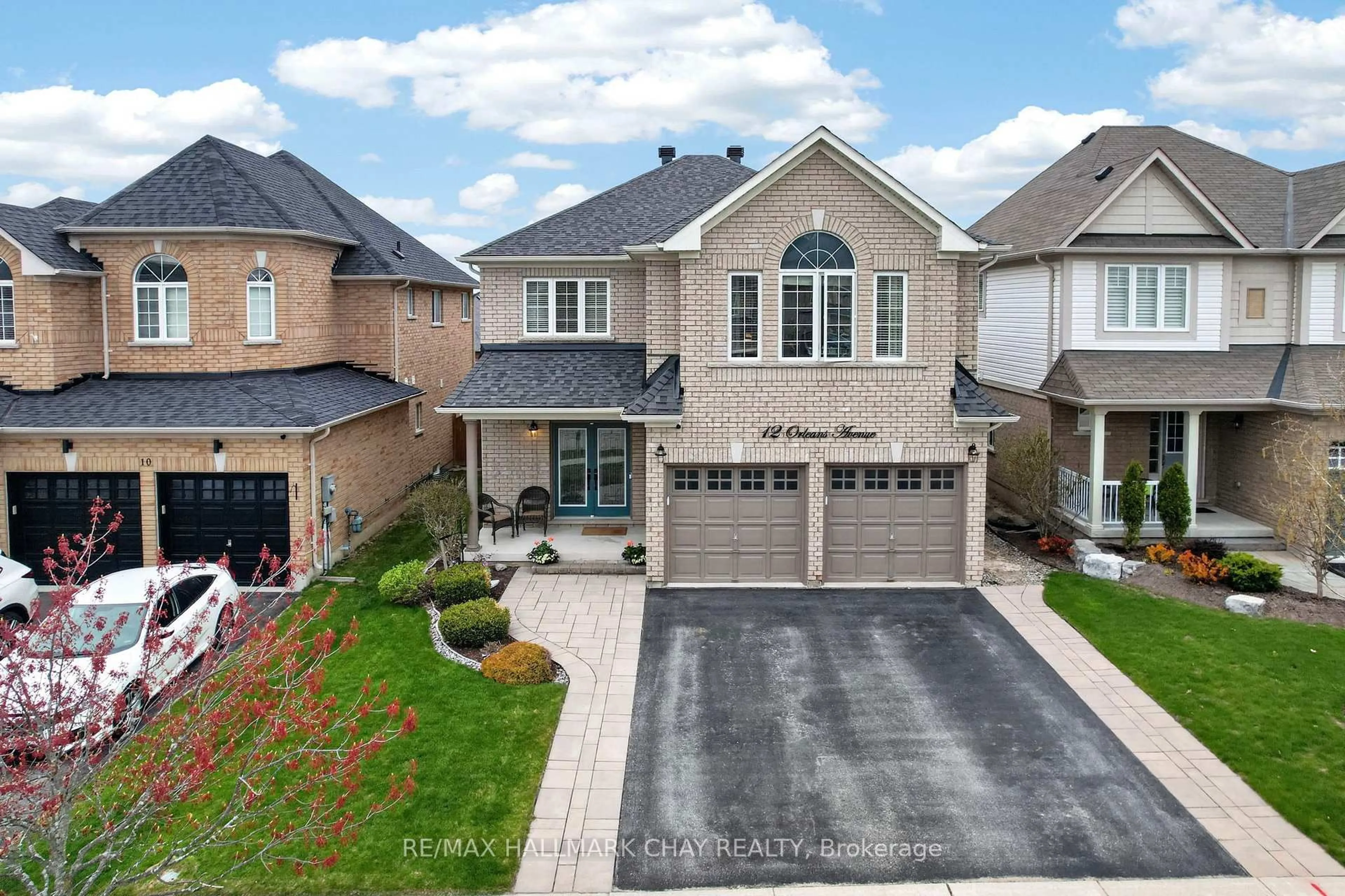 A pic from outside/outdoor area/front of a property/back of a property/a pic from drone, street for 12 Orleans Ave, Barrie Ontario L4M 0B1