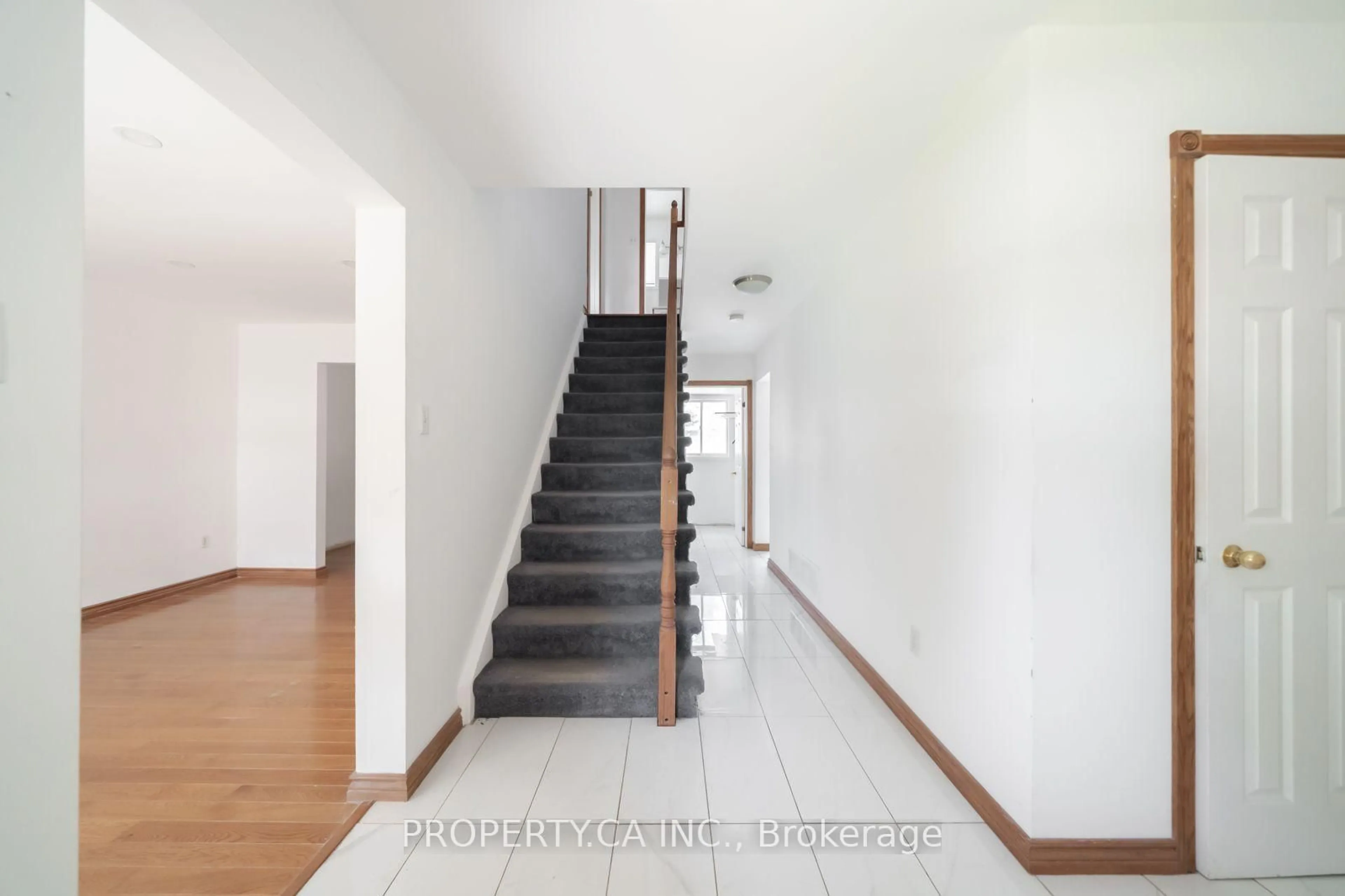 Unknown for 51 Leggott Ave, Barrie Ontario L4N 8B1