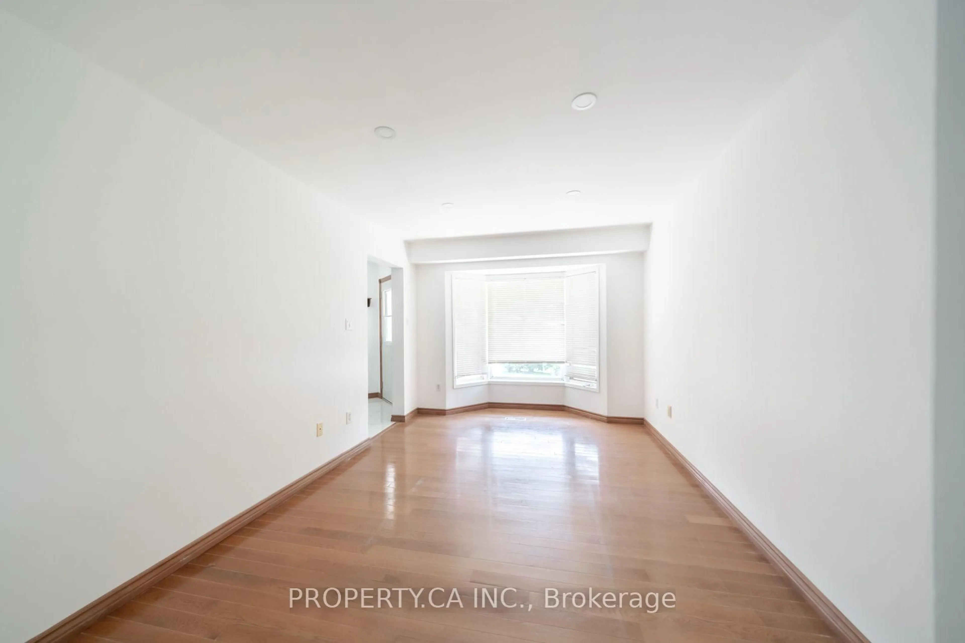 A pic of a room for 51 Leggott Ave, Barrie Ontario L4N 8B1