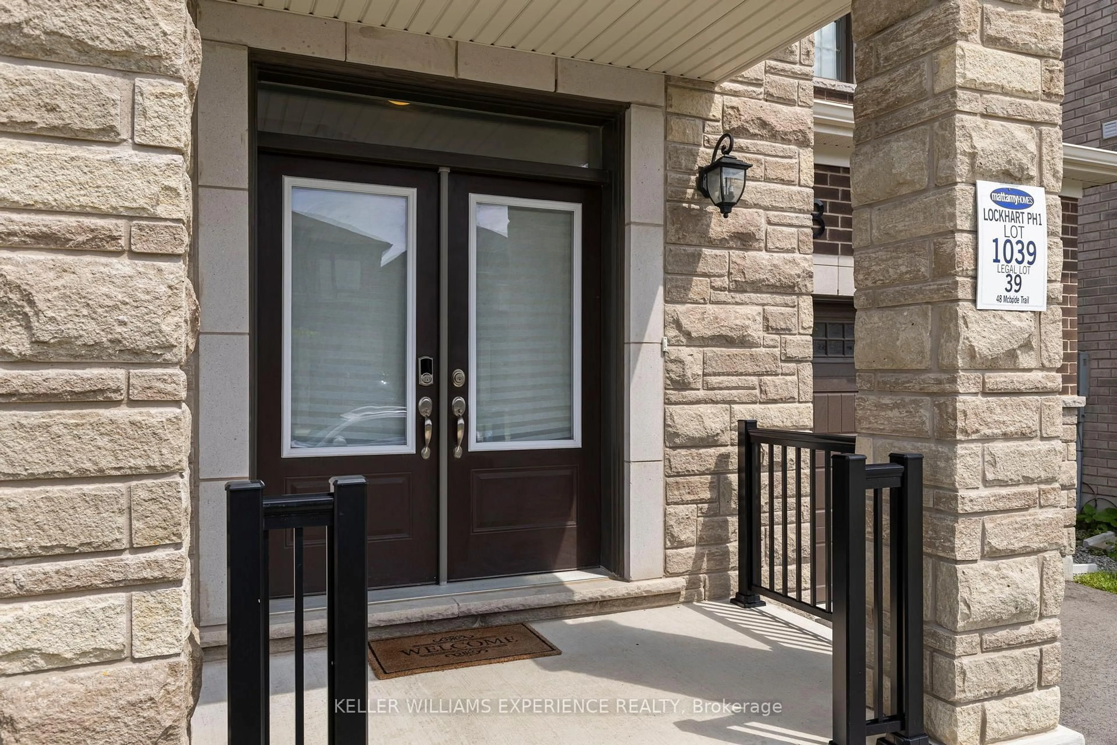 Indoor entryway for 48 Mcbride Tr, Barrie Ontario L9J 0B7