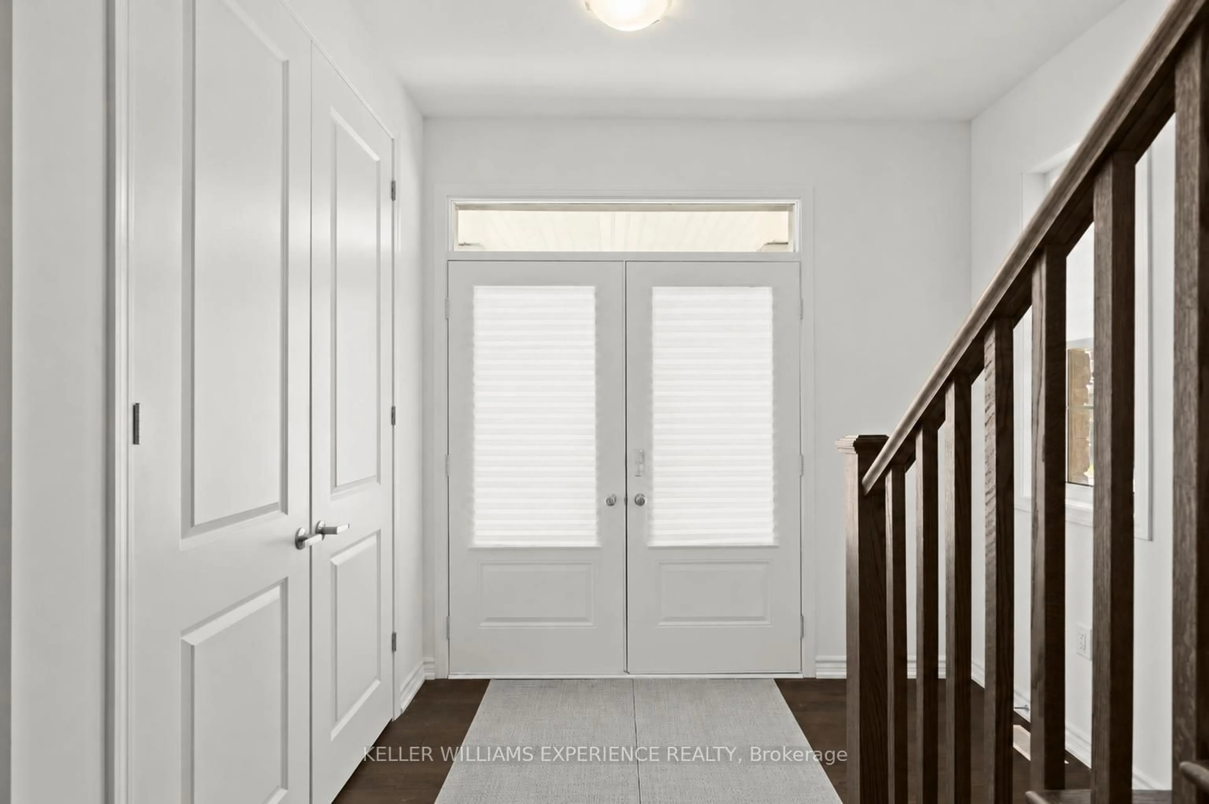 Indoor entryway for 48 Mcbride Tr, Barrie Ontario L9J 0B7