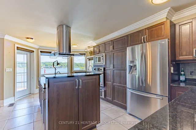 405 Champlain Rd, Penetanguishene 4