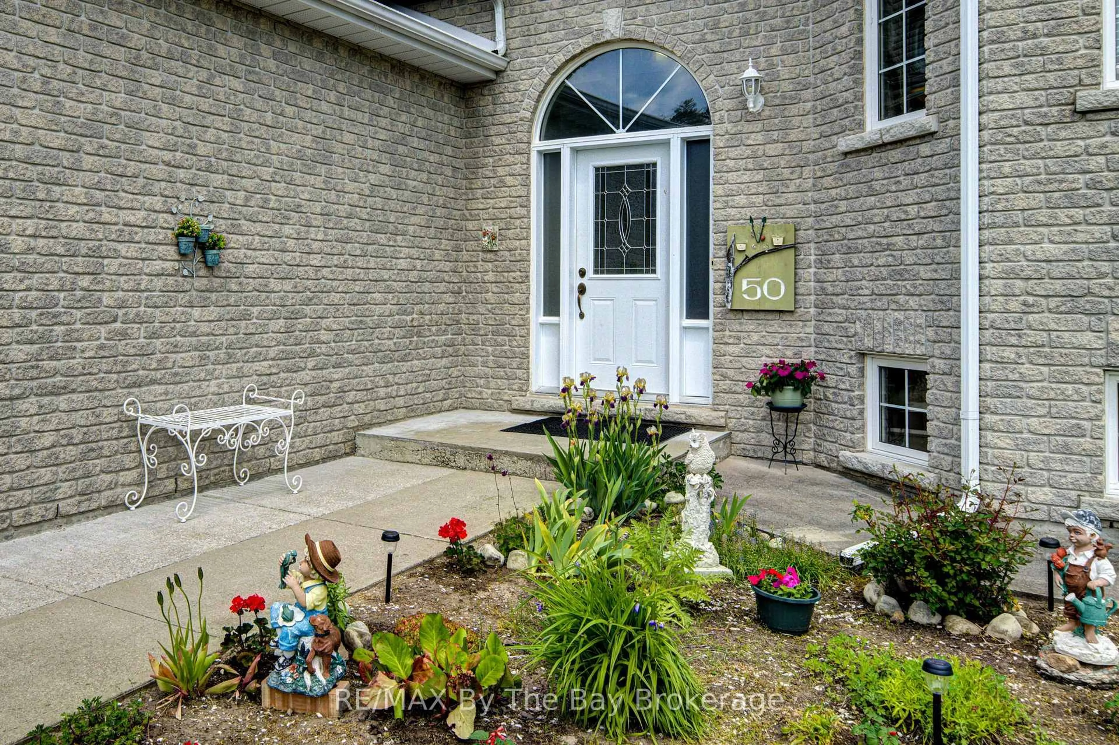 Indoor entryway for 50 Donato Way, Wasaga Beach Ontario L9Z 1R9