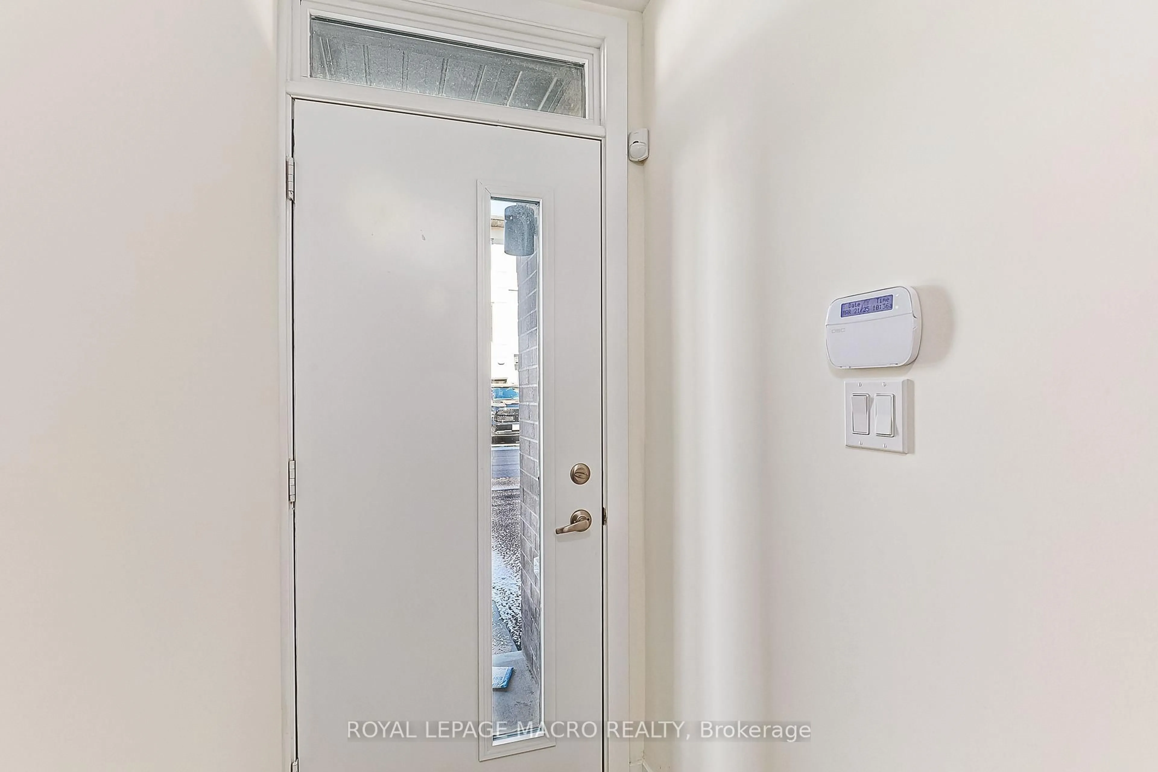 Indoor entryway for 5 Winters Cres, Collingwood Ontario L9Y 5T1