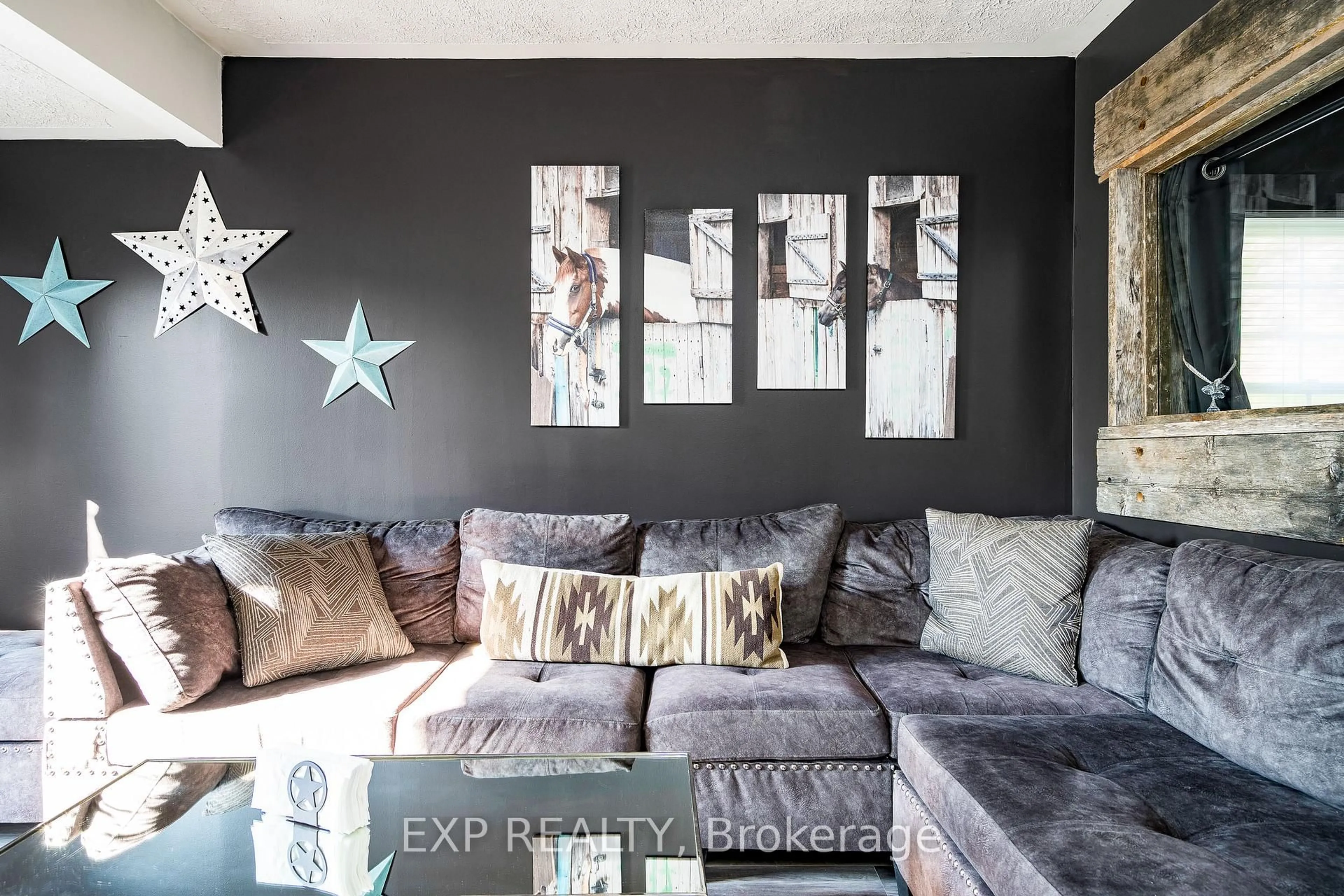 Living room with furniture, unknown for 27 Sunnidale Rd, Wasaga Beach Ontario L9Z 2M5
