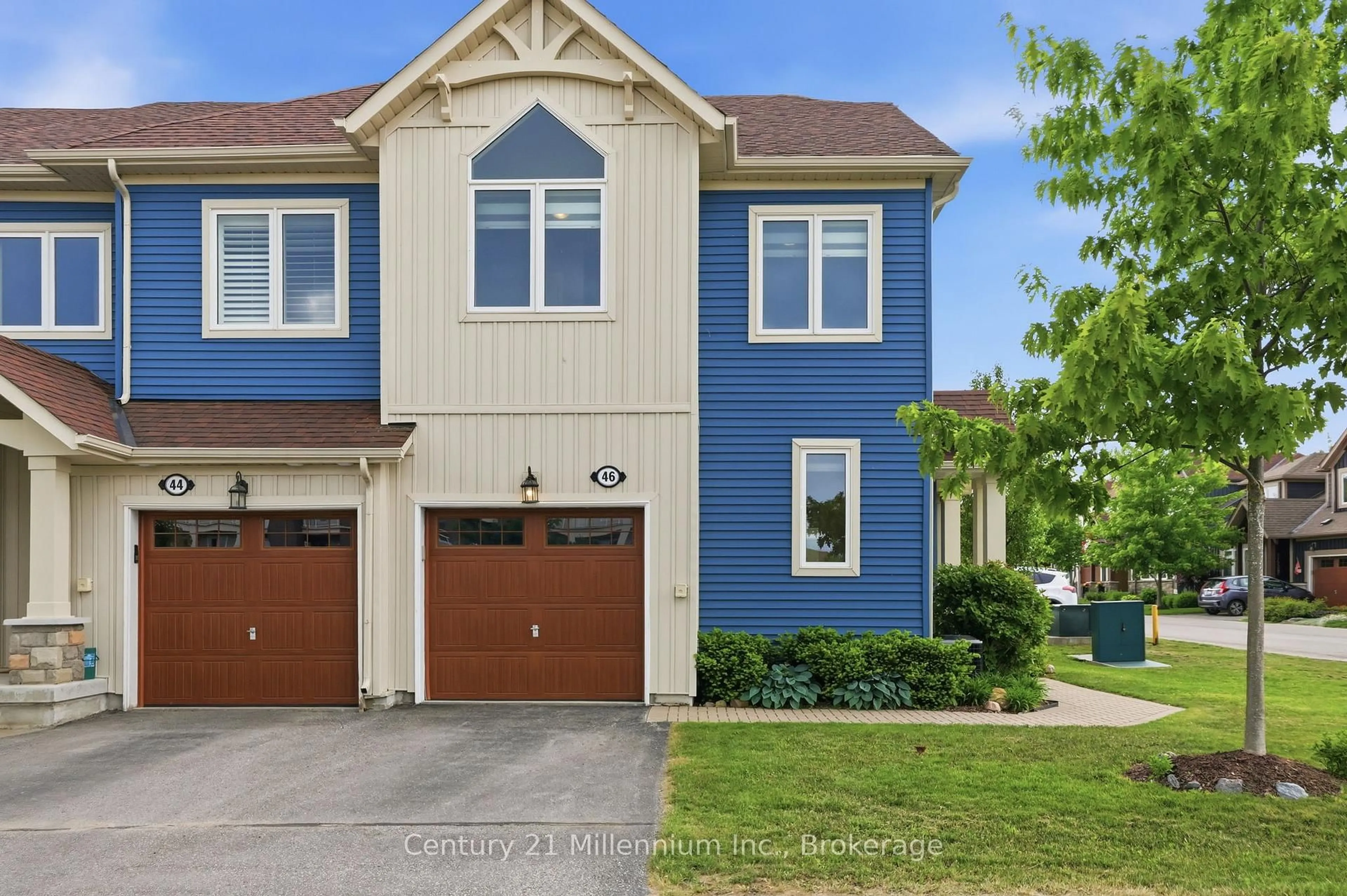 Home with brick exterior material, street for 46 Greaves Ave, Collingwood Ontario L9Y 0Z5