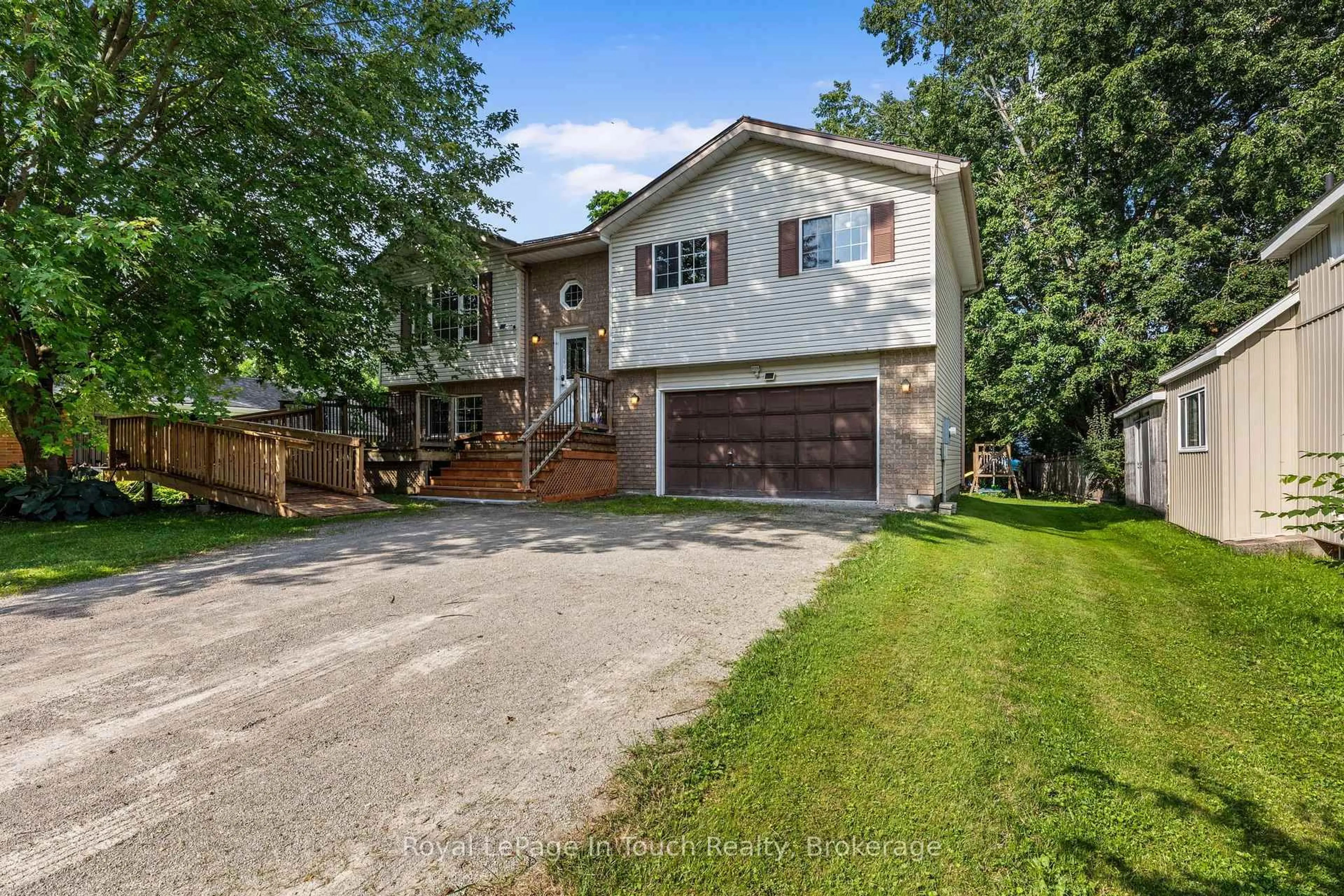 Unknown for 4 Eplett St, Severn Ontario L0K 1E0