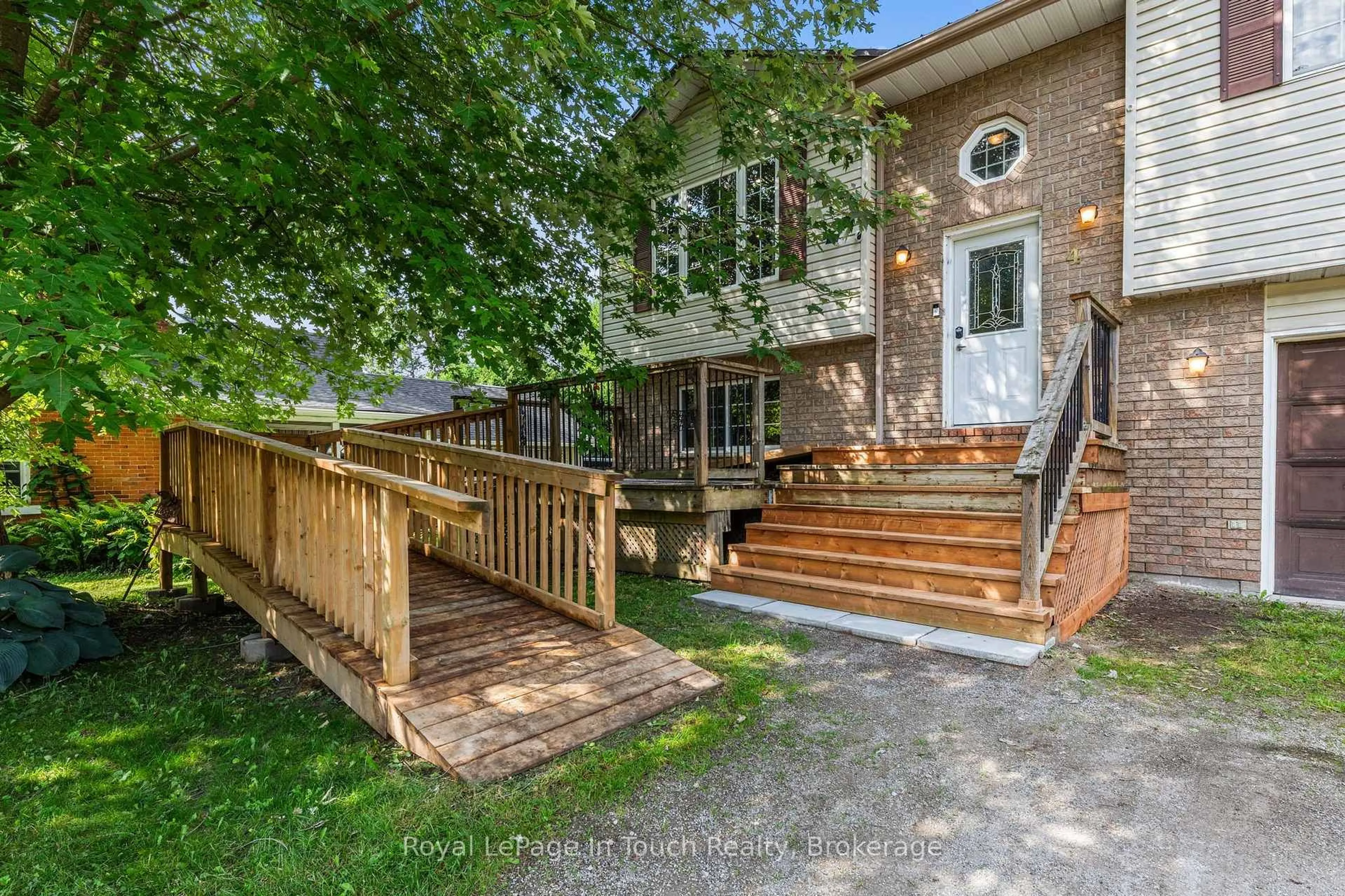 Patio, street for 4 Eplett St, Severn Ontario L0K 1E0