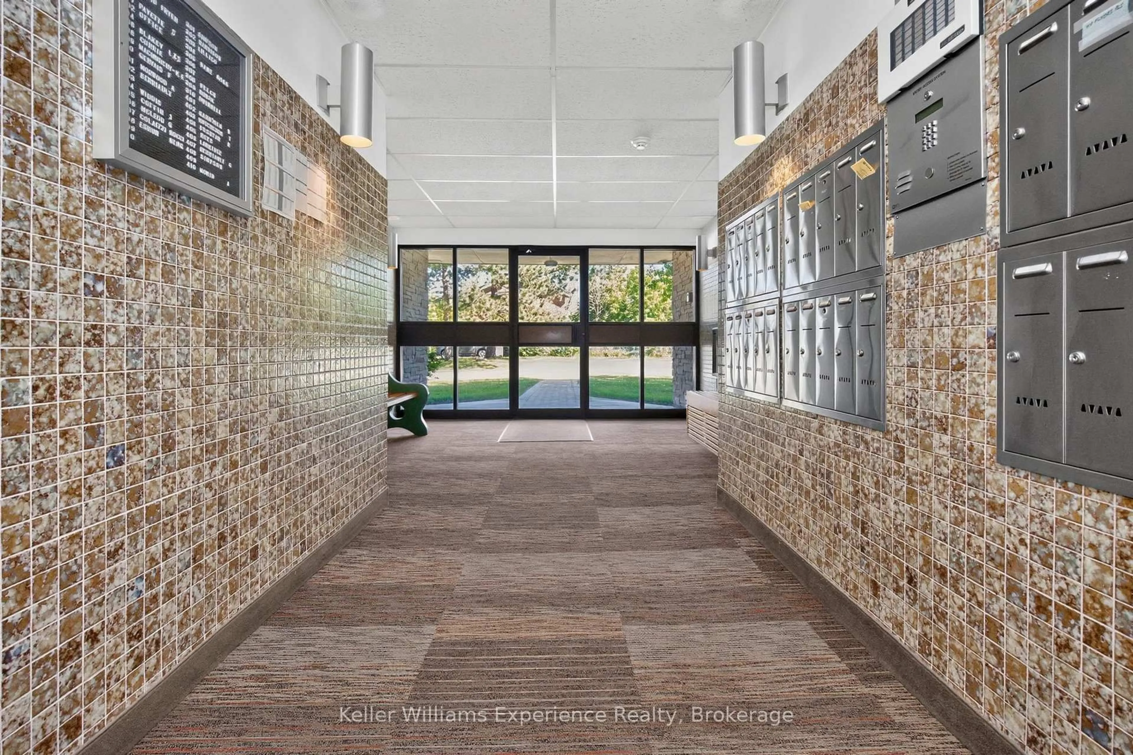 Indoor foyer for 184 Eighth St #203, Collingwood Ontario L9Y 2C8