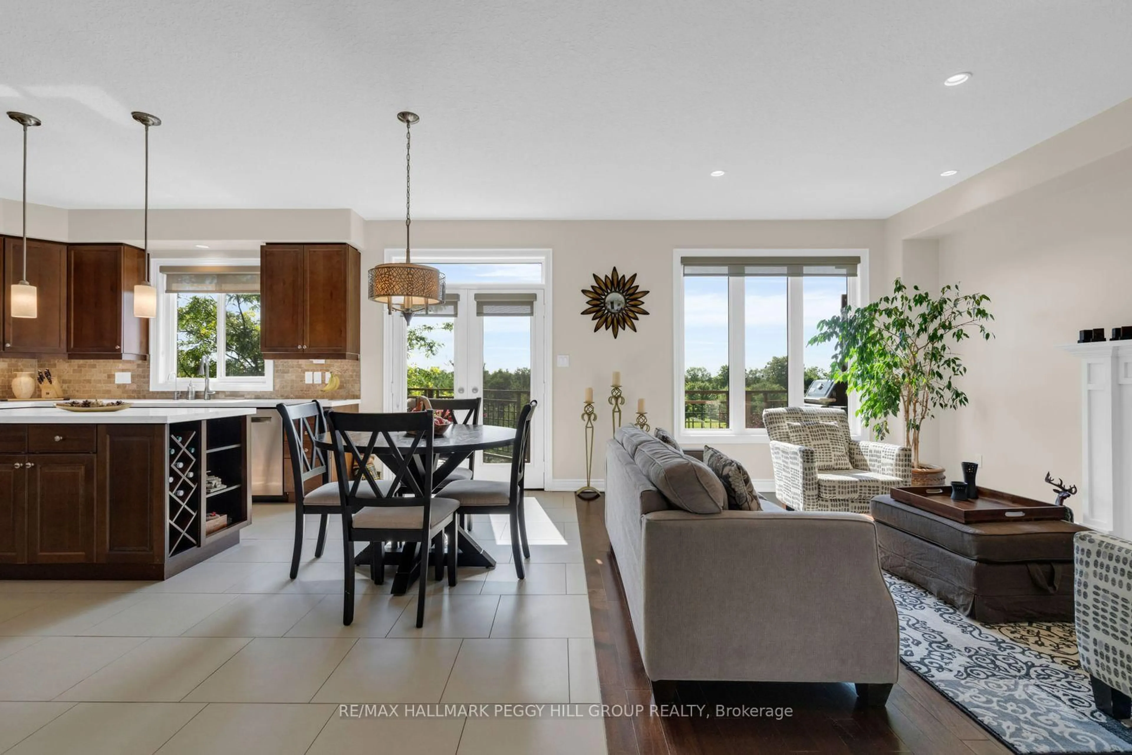Open concept kitchen, ceramic/tile floor for 137 Jewel House Lane, Barrie Ontario L4N 6E1