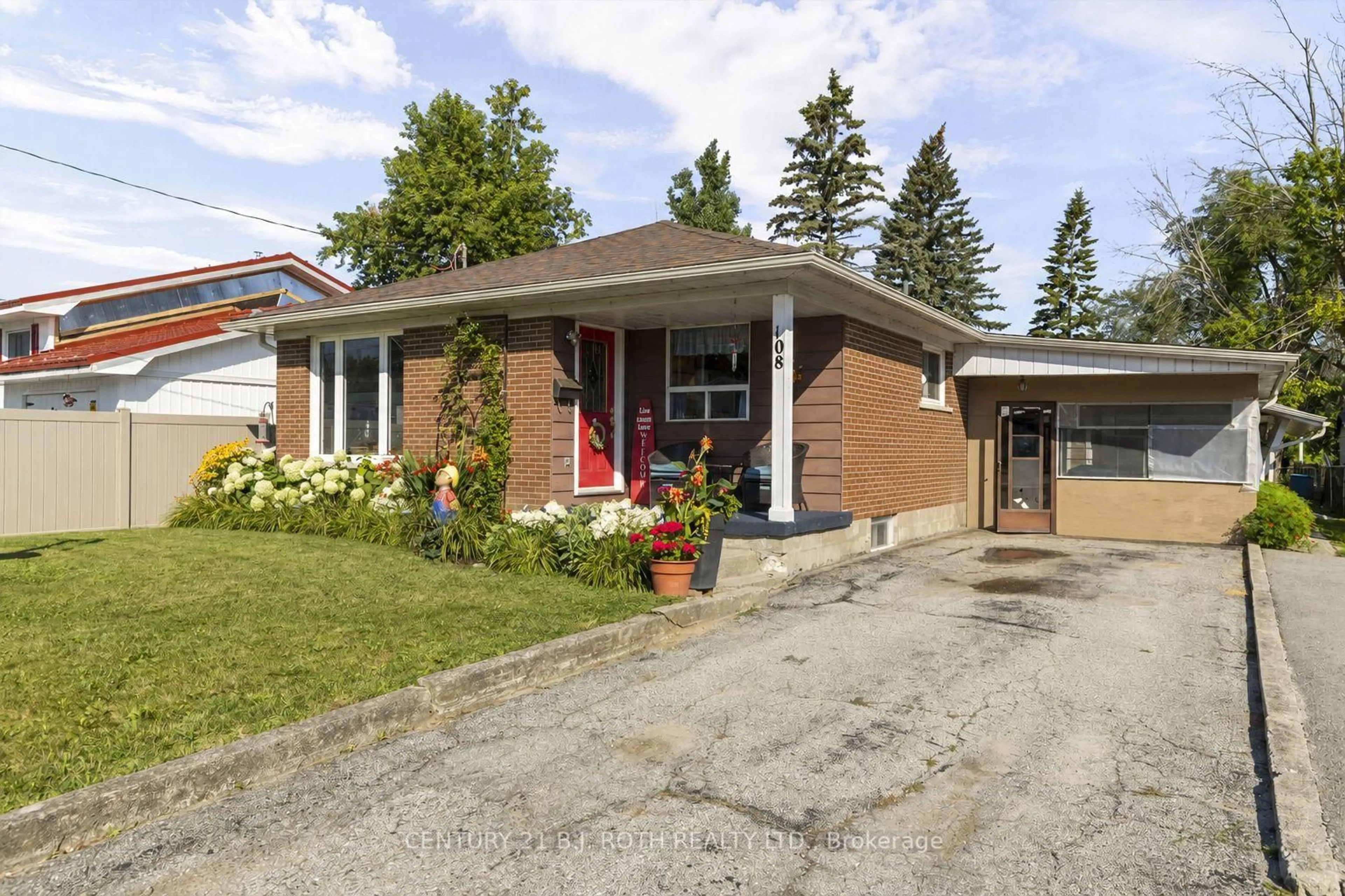 Home with brick exterior material, street for 108 Shannon St, Orillia Ontario L3V 1G2