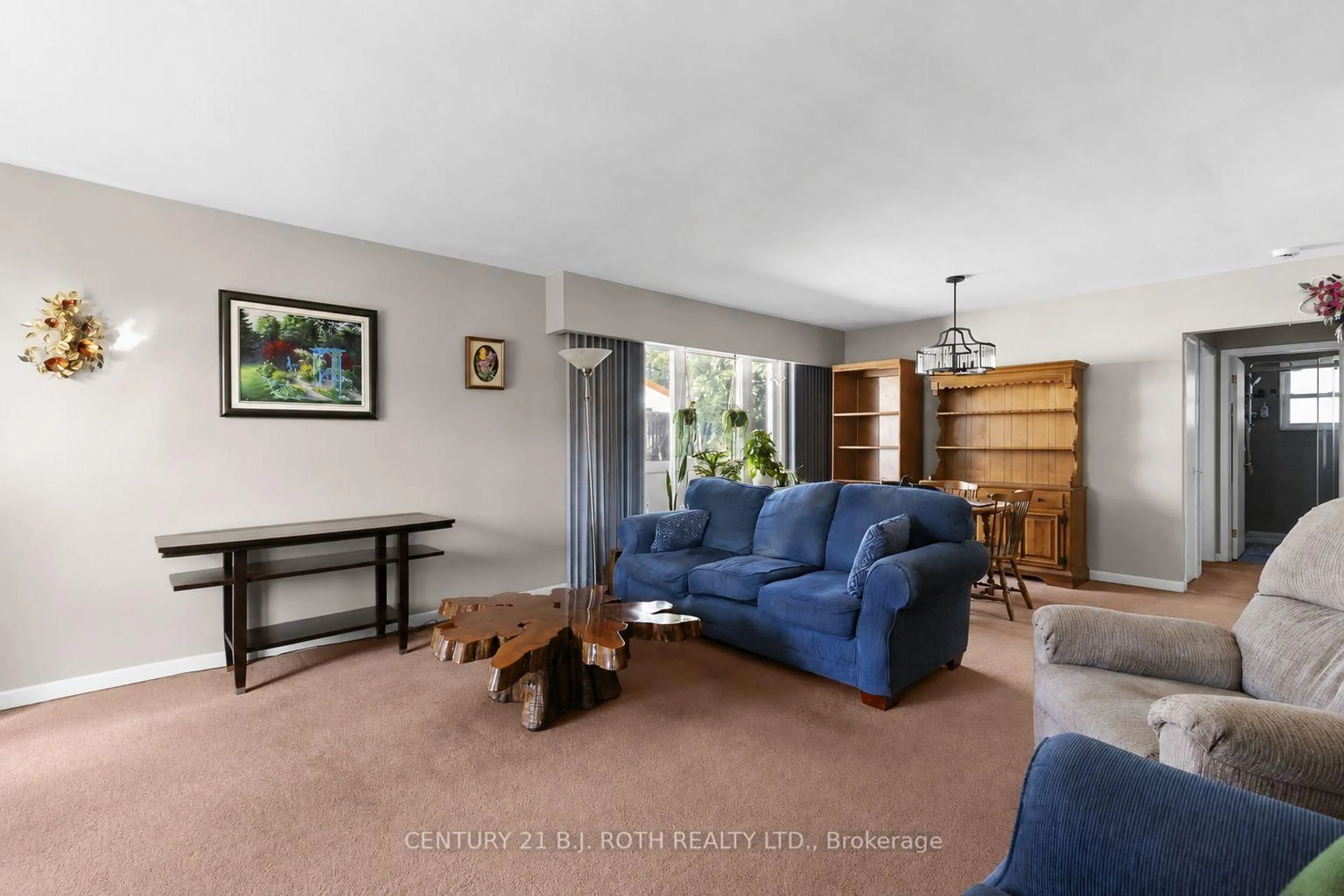 Living room with furniture, unknown for 108 Shannon St, Orillia Ontario L3V 1G2