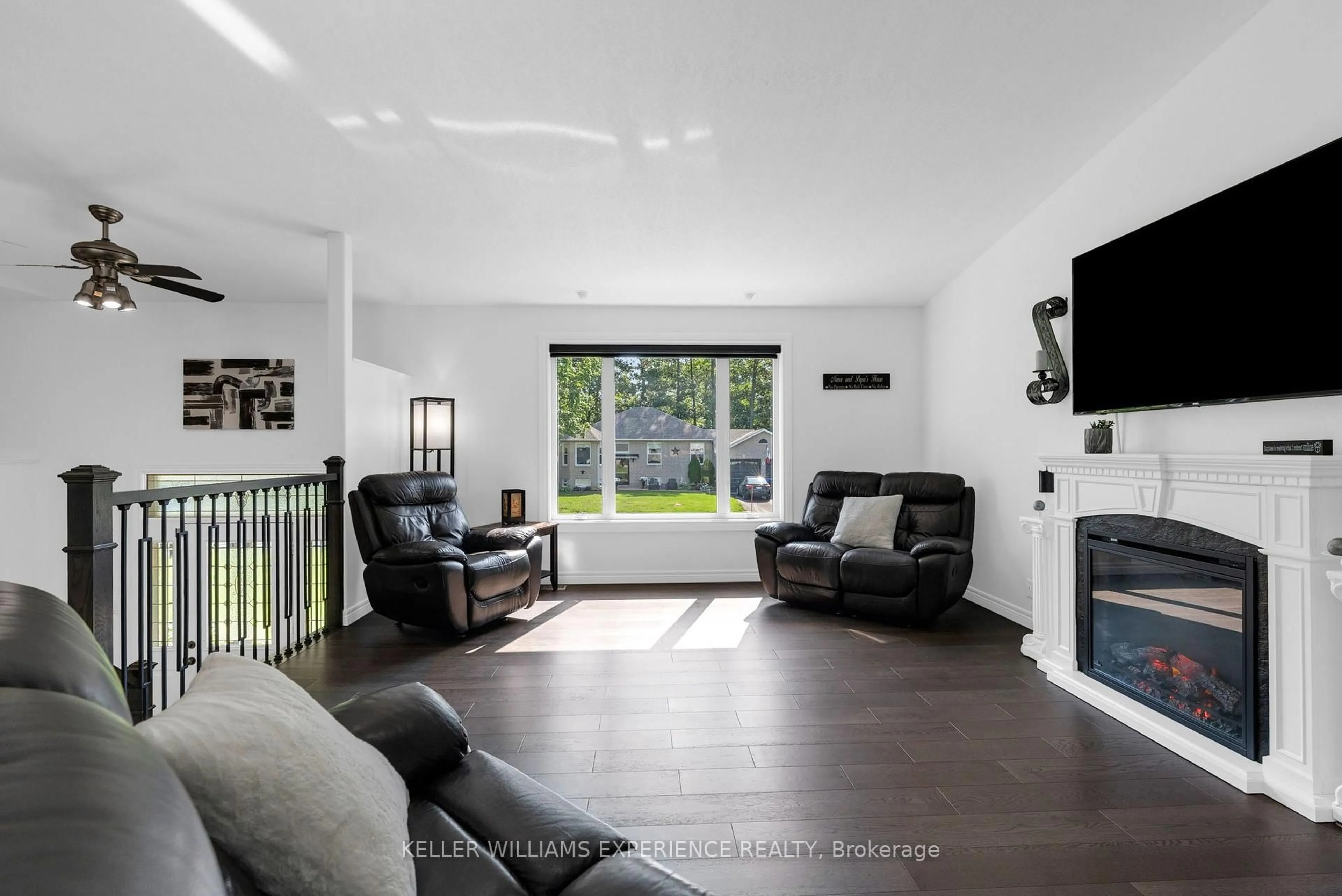 Living room with furniture, unknown for 4 Downer Cres, Wasaga Beach Ontario L9Z 1B9
