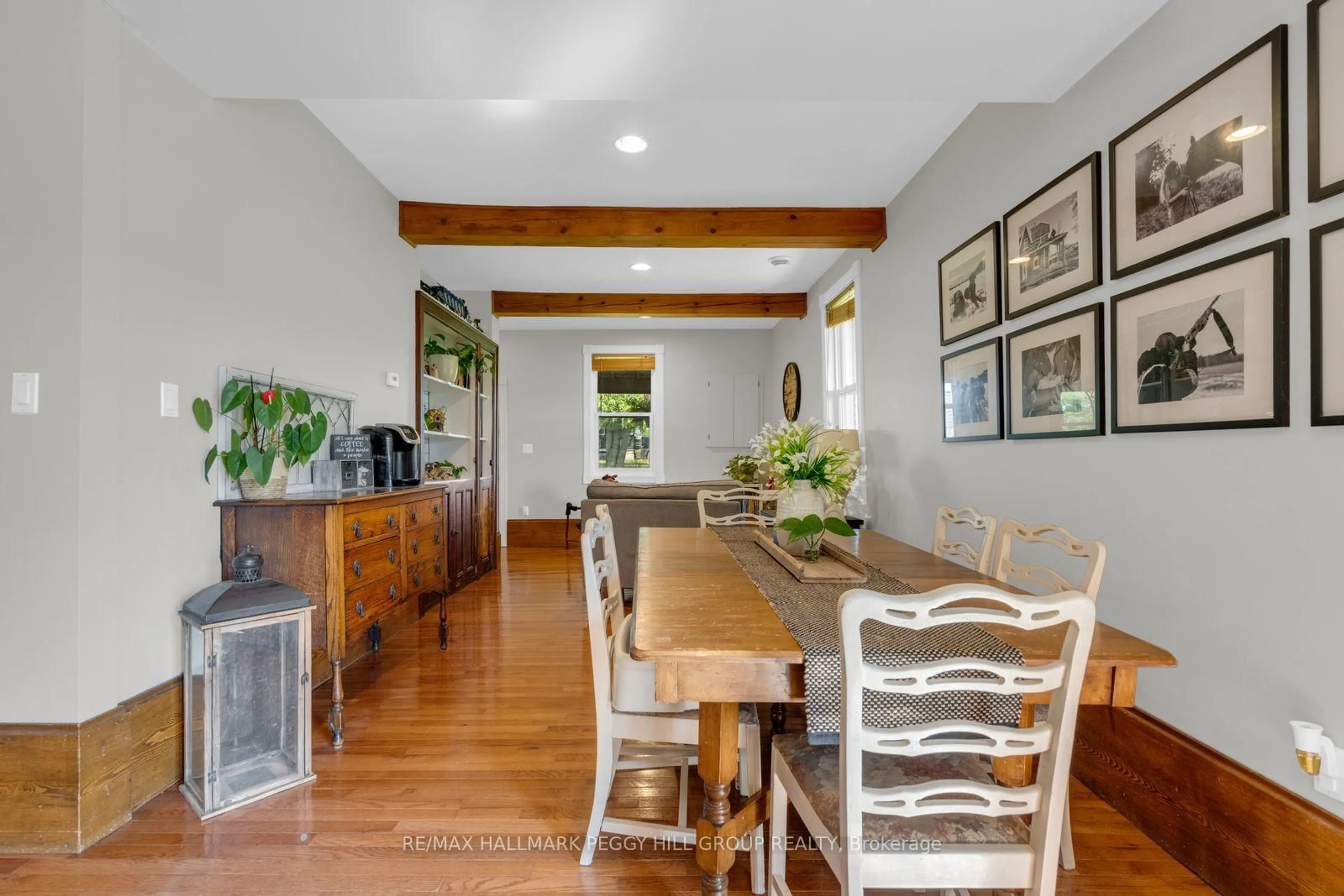 Dining room, unknown for 4295 Horseshoe Valley Rd, Springwater Ontario L9X 1G1
