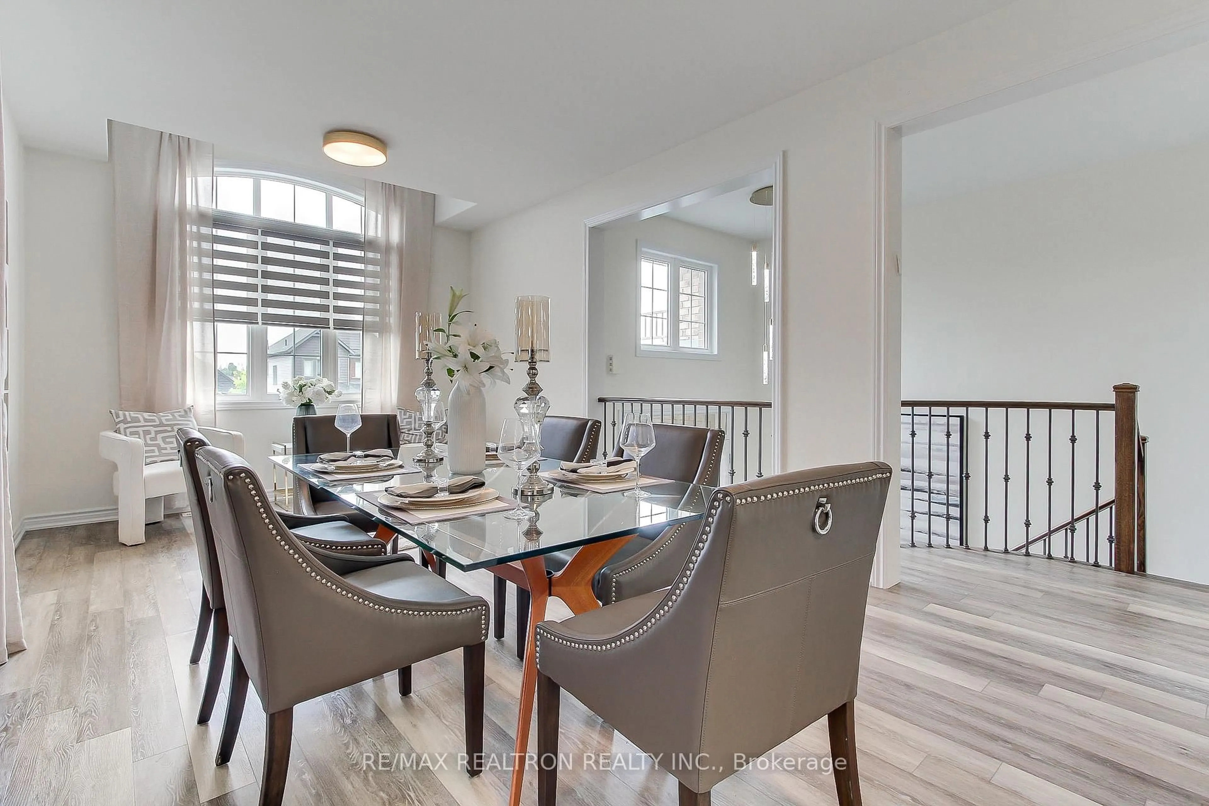 Dining room, unknown for 3046 Monarch Dr, Orillia Ontario L3V 8K3
