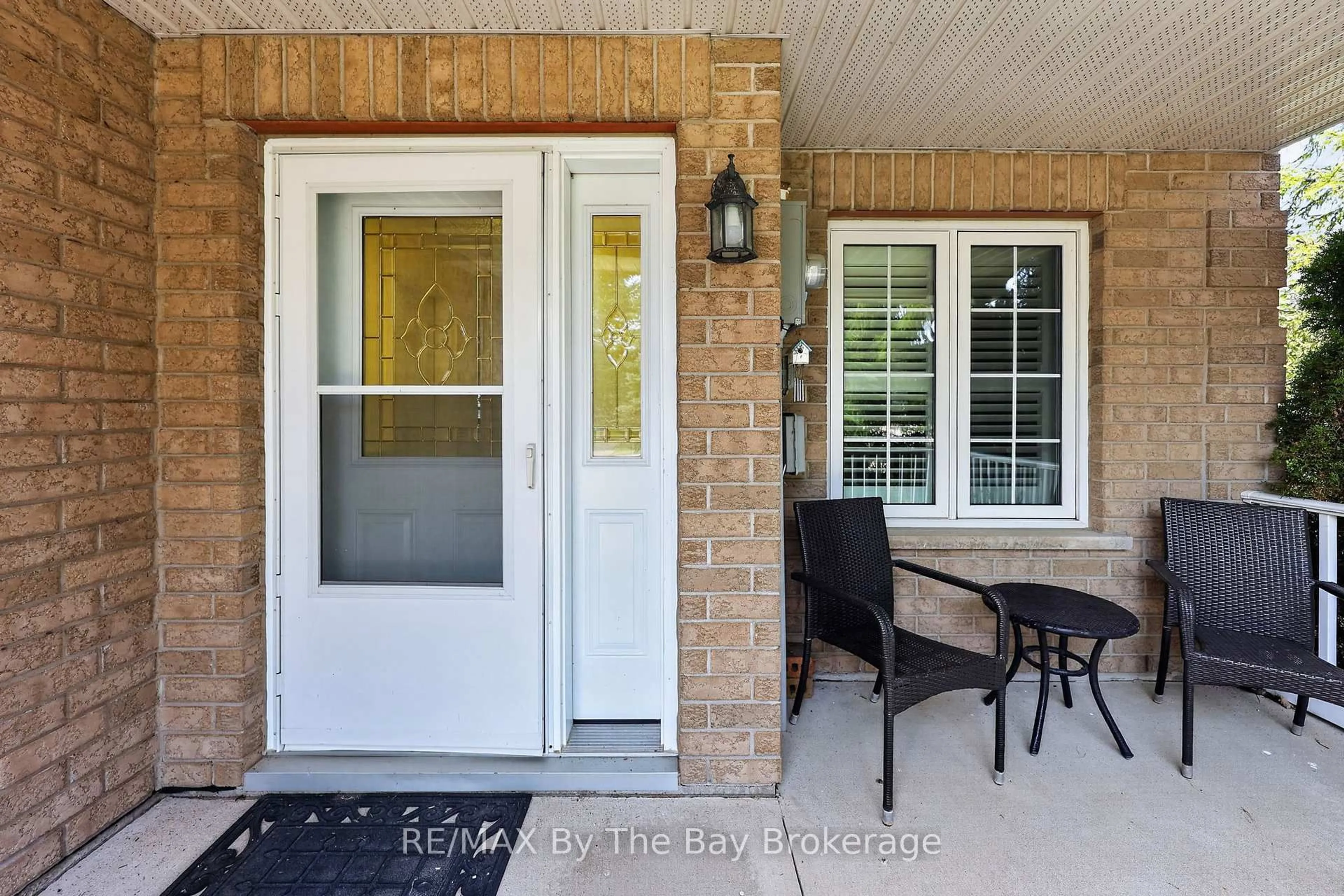 Indoor entryway for 105 Meadow Lane, Wasaga Beach Ontario L9Z 0A4