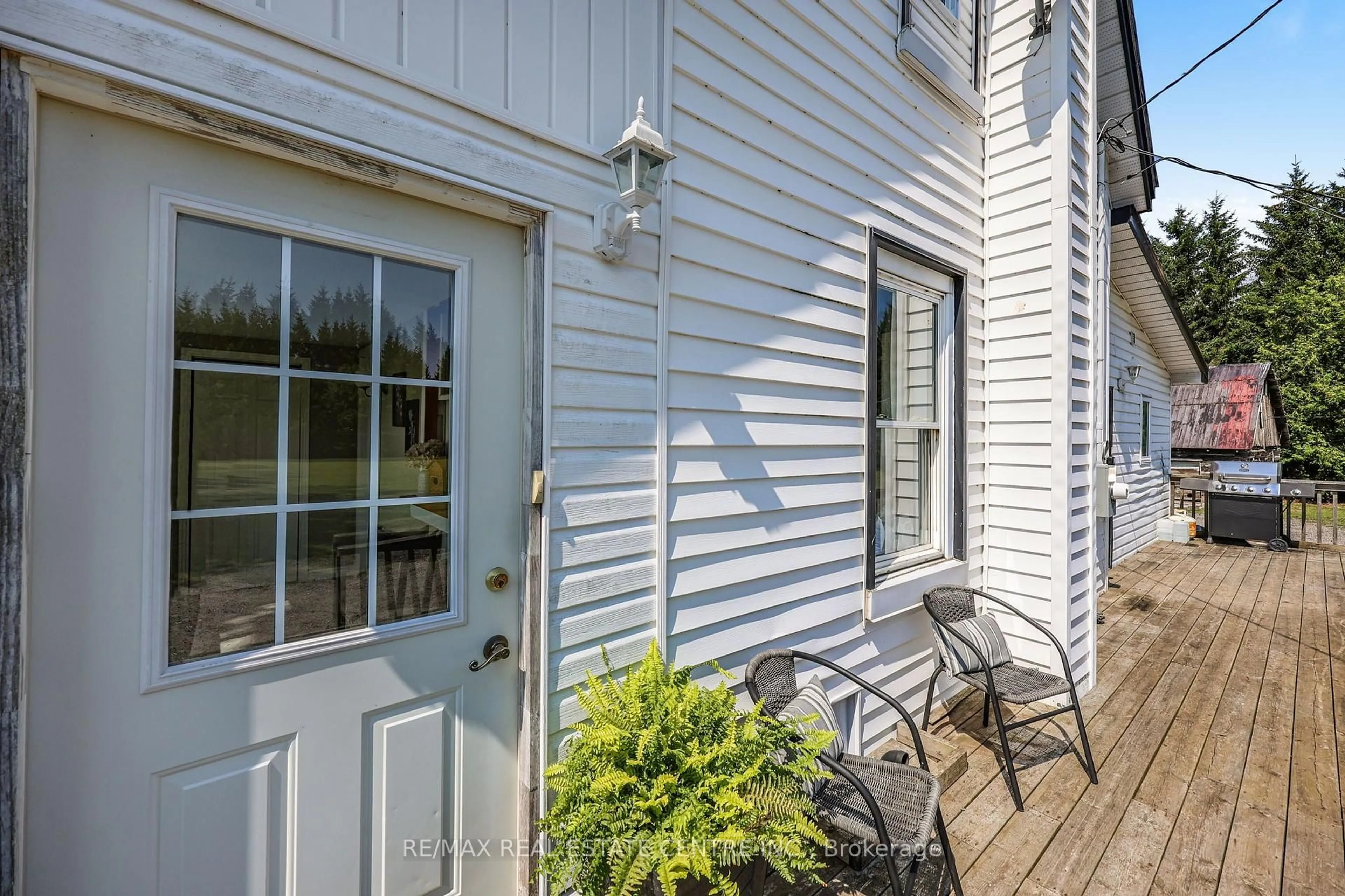 Patio, street for 652 Concession 18 W, Tiny Ontario L9M 1R3