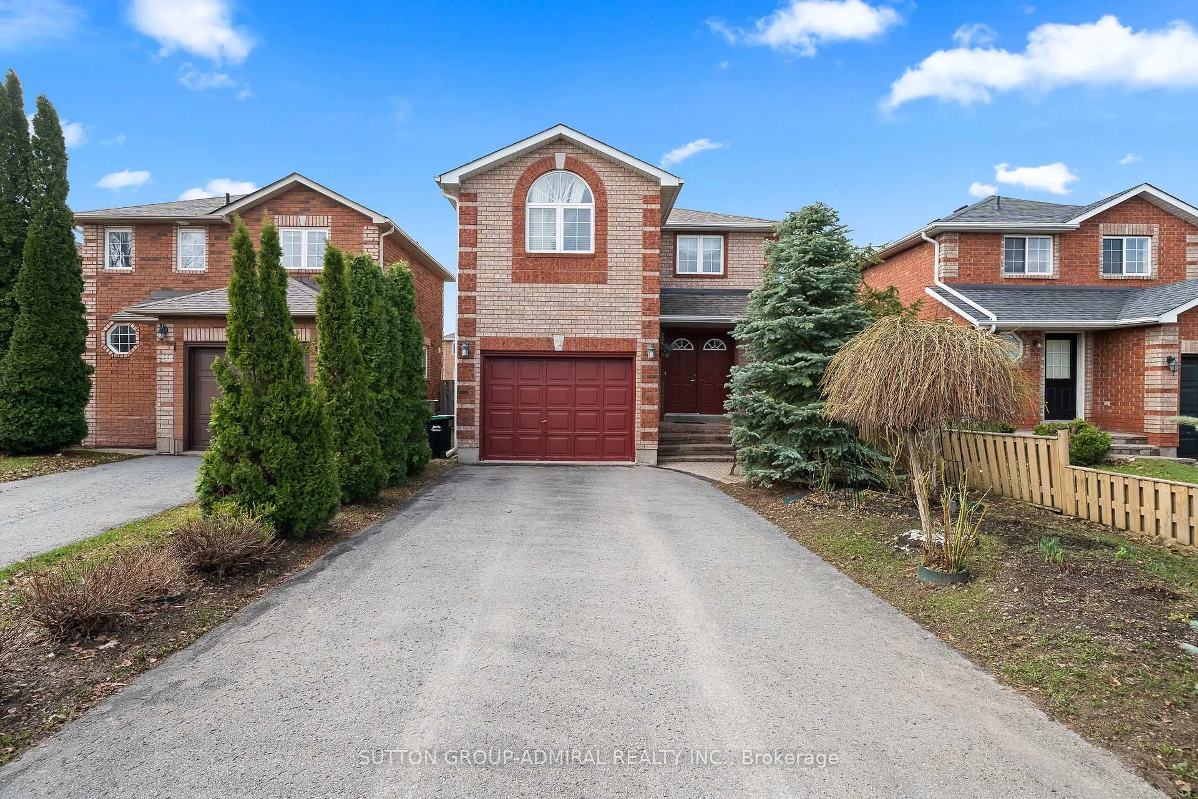 Home with brick exterior material, street for 213 Tunbridge Rd, Barrie Ontario L4M 6R6