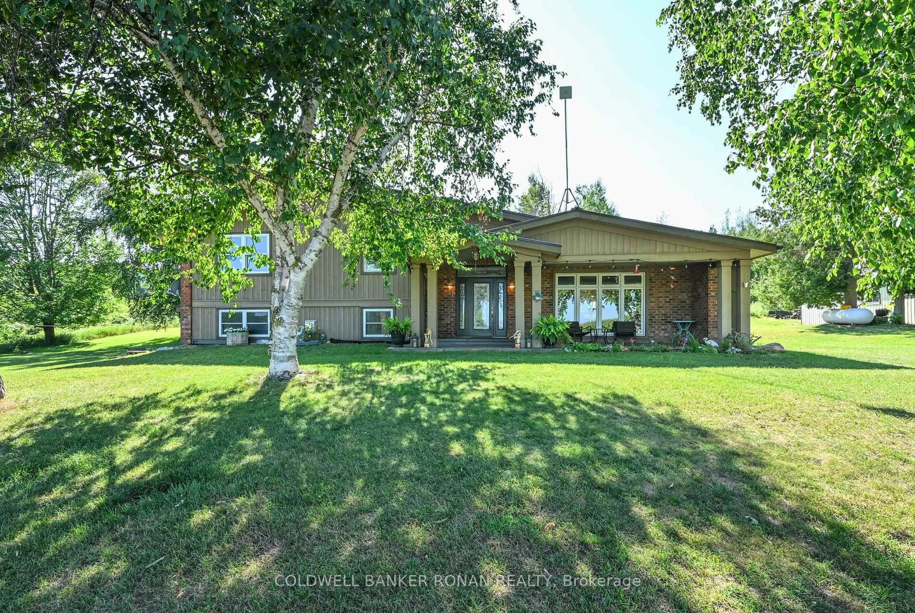 A pic from outside/outdoor area/front of a property/back of a property/a pic from drone, unknown for 3430 Concession 3, Clearview Ontario L0M 1G0