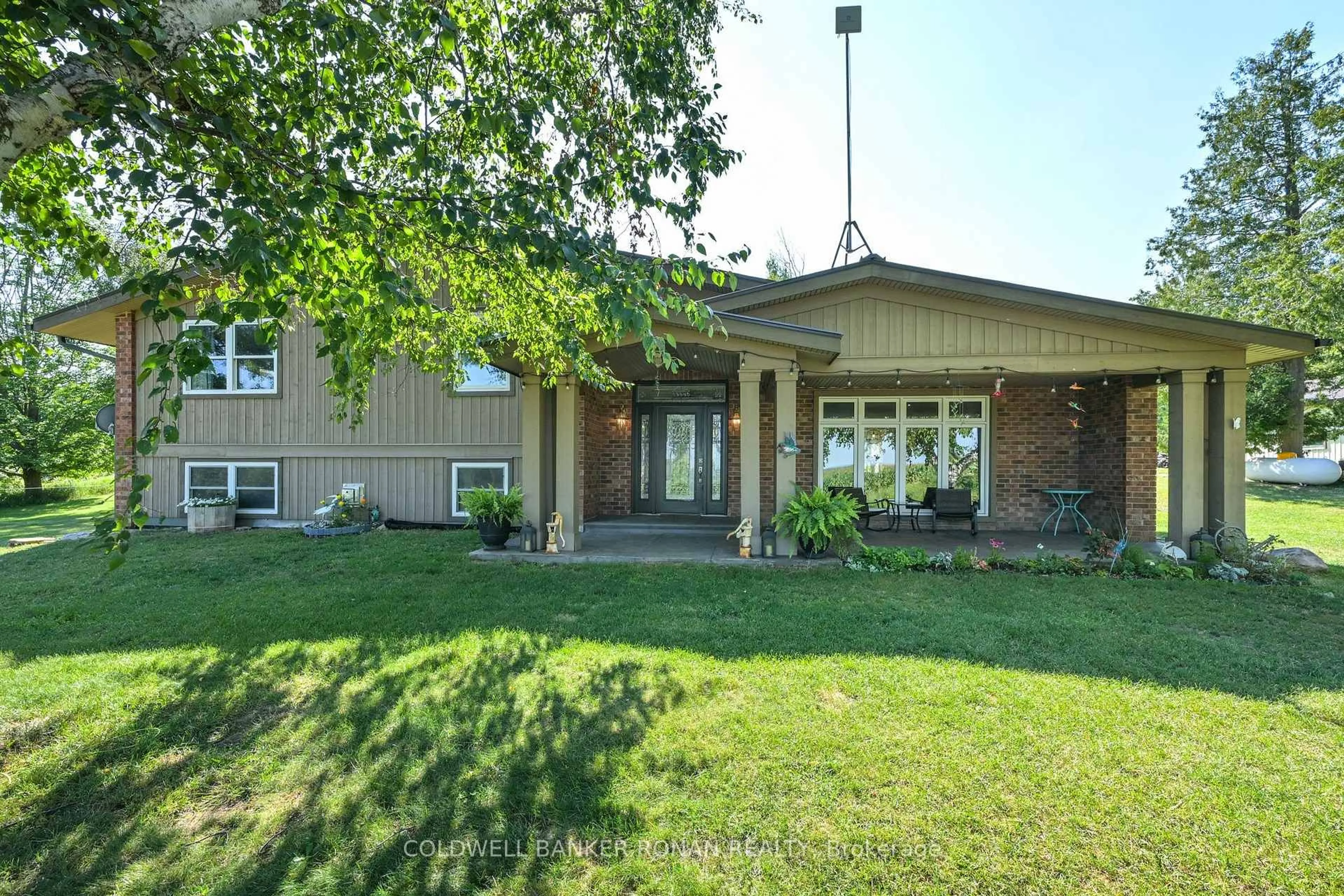 Patio, unknown for 3430 Concession 3, Clearview Ontario L0M 1G0