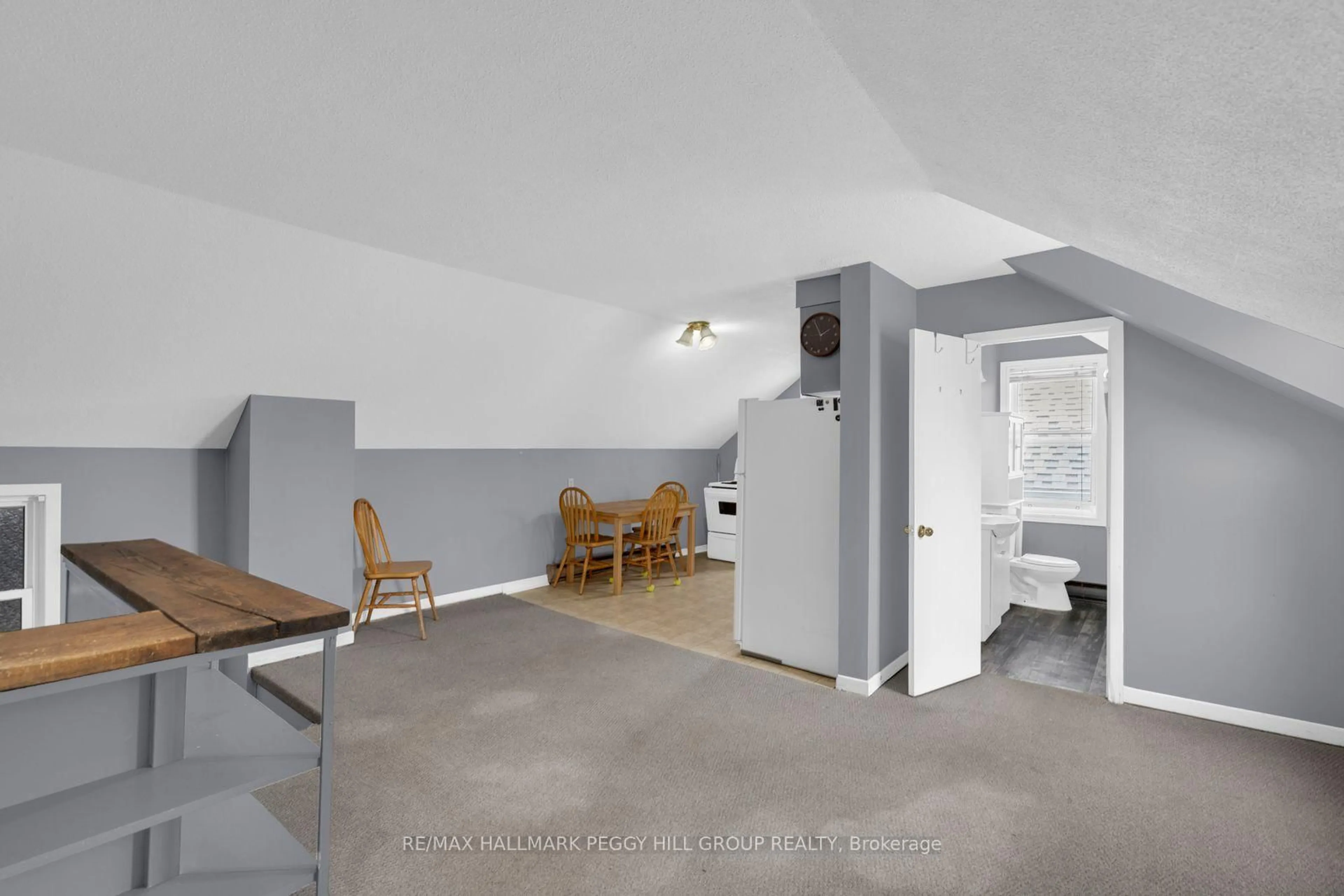 A pic of a room for 246 Mary St, Orillia Ontario L3V 3E6