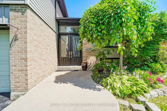 17 Clover Ave, Barrie 4