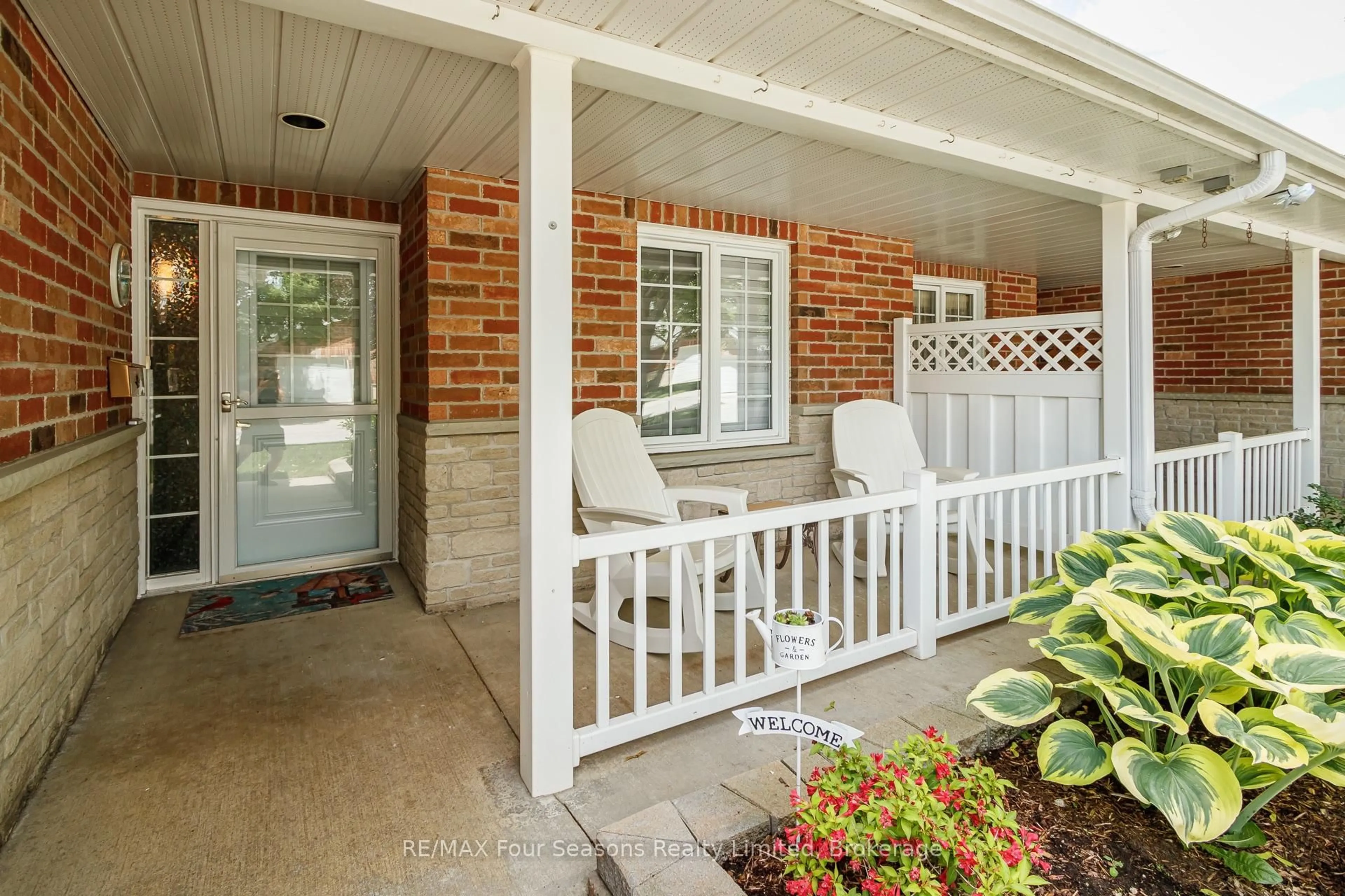 Patio, street for 275 Huron St #27, Clearview Ontario L0M 1S0