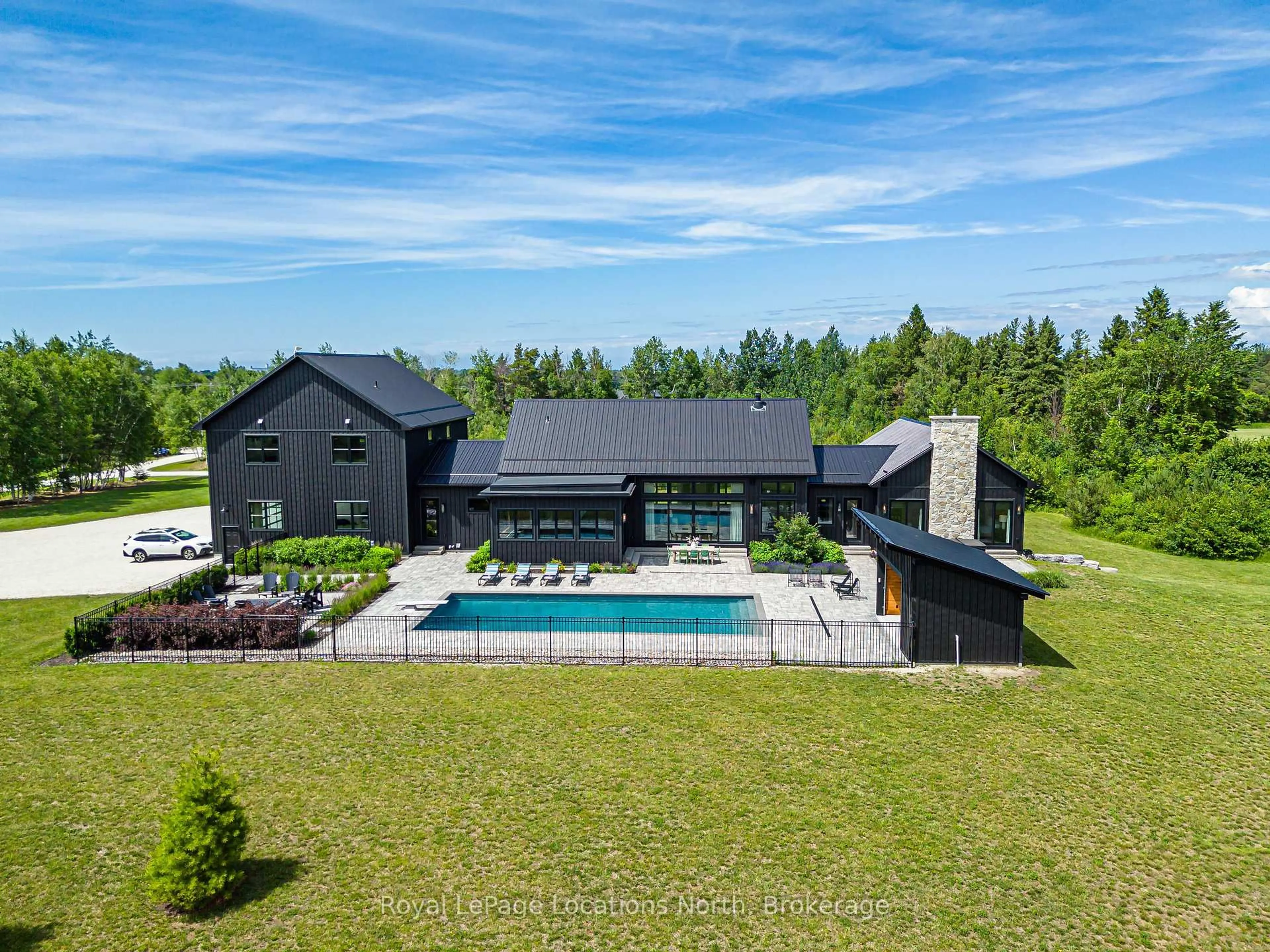 A pic from outside/outdoor area/front of a property/back of a property/a pic from drone, unknown for 7343 36 37 Nottawasaga Side Rd, Clearview Ontario L0M 1P0