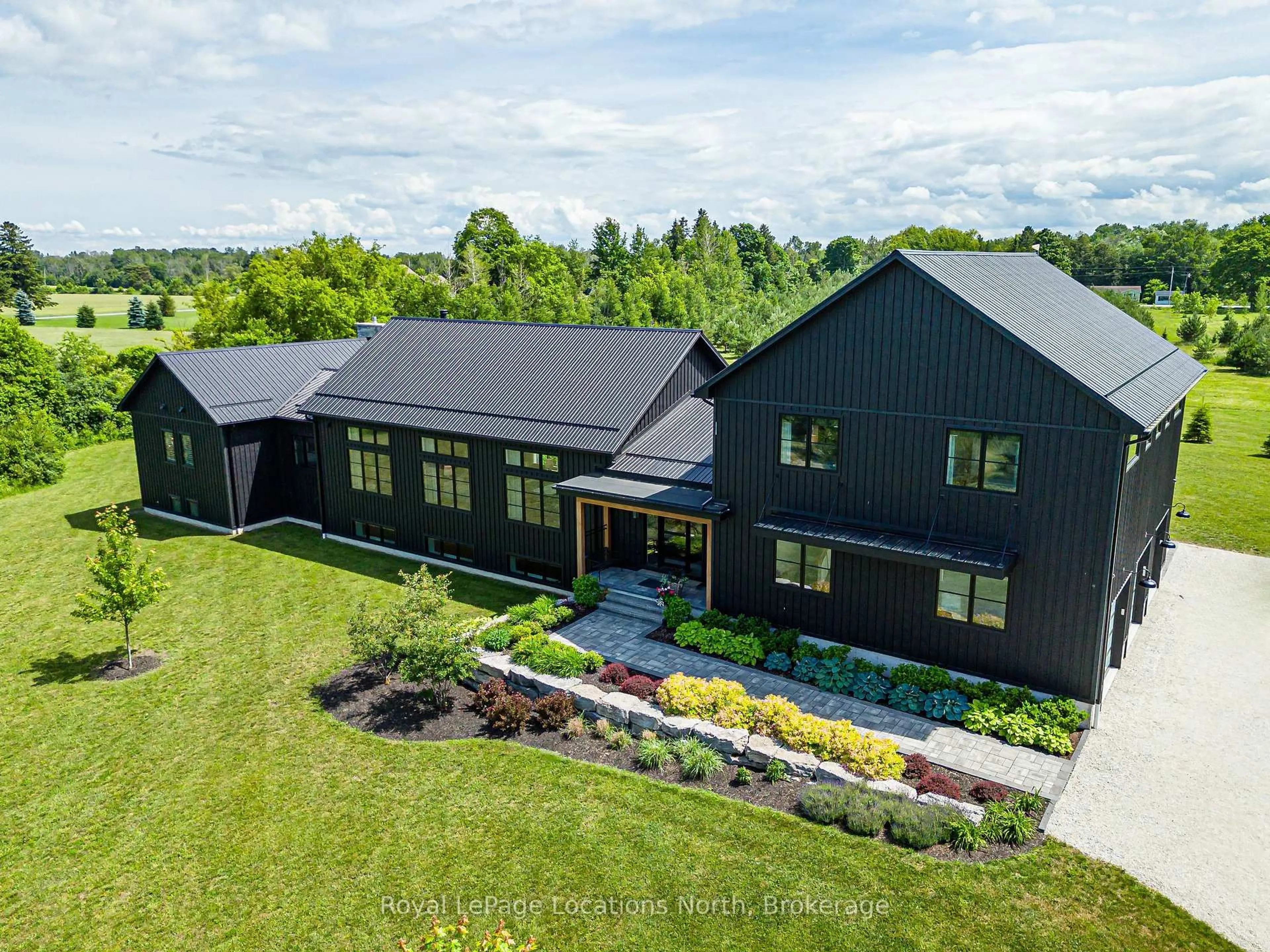 A pic from outside/outdoor area/front of a property/back of a property/a pic from drone, unknown for 7343 36 37 Nottawasaga Side Rd, Clearview Ontario L0M 1P0