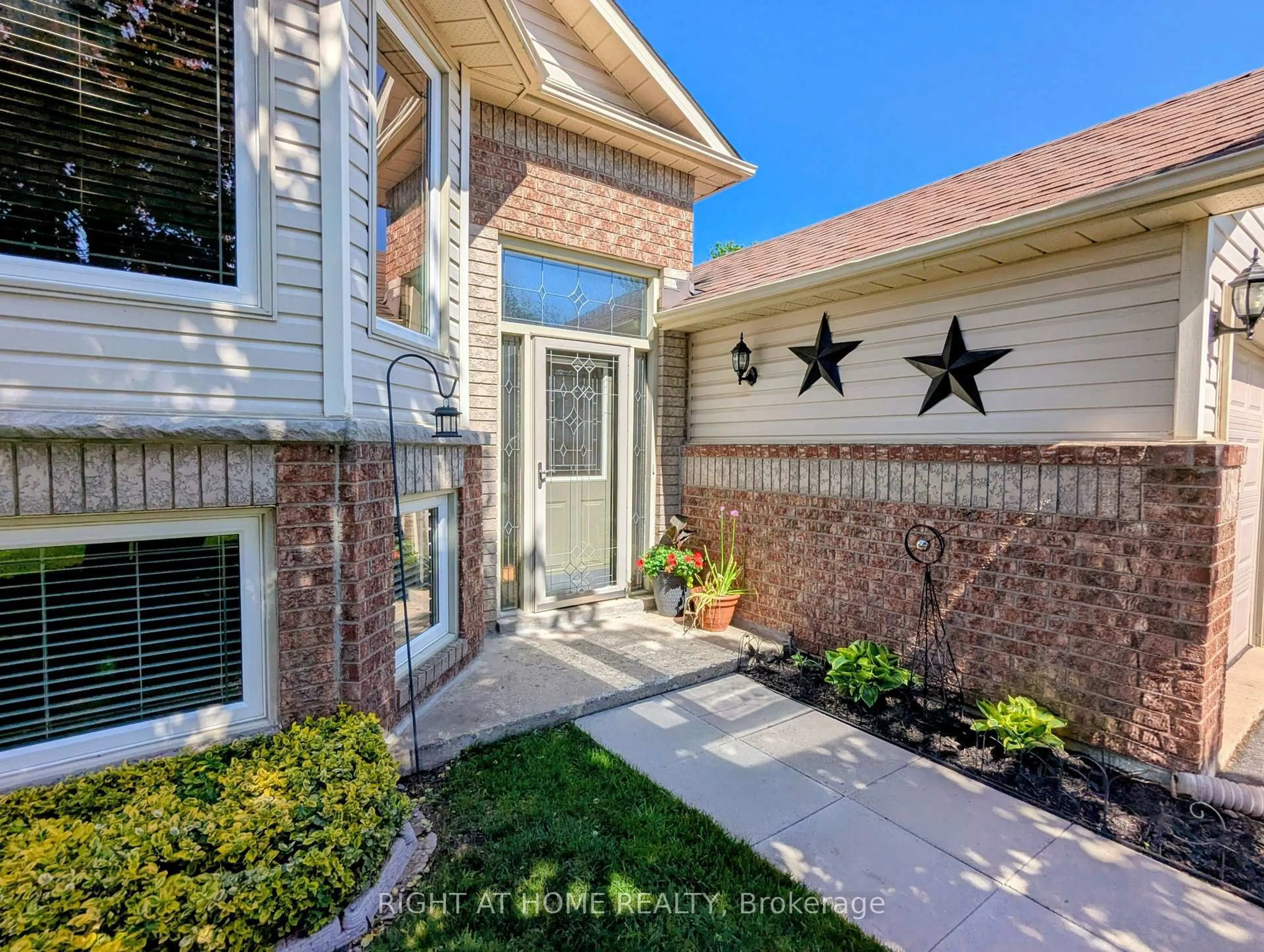 Home with brick exterior material, street for 22 Donald Cres, Wasaga Beach Ontario L9Z 1E1
