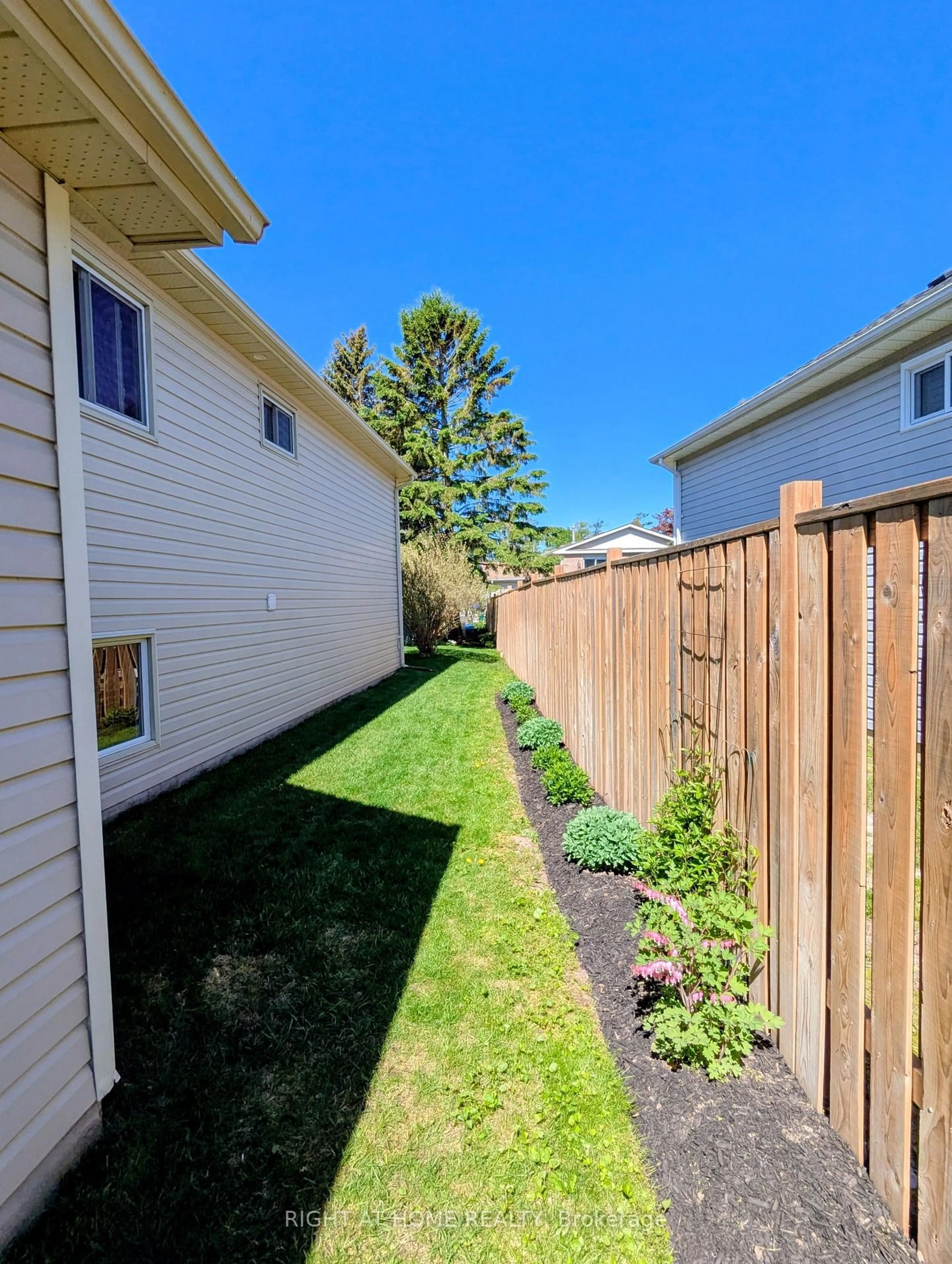 Patio, street for 22 Donald Cres, Wasaga Beach Ontario L9Z 1E1