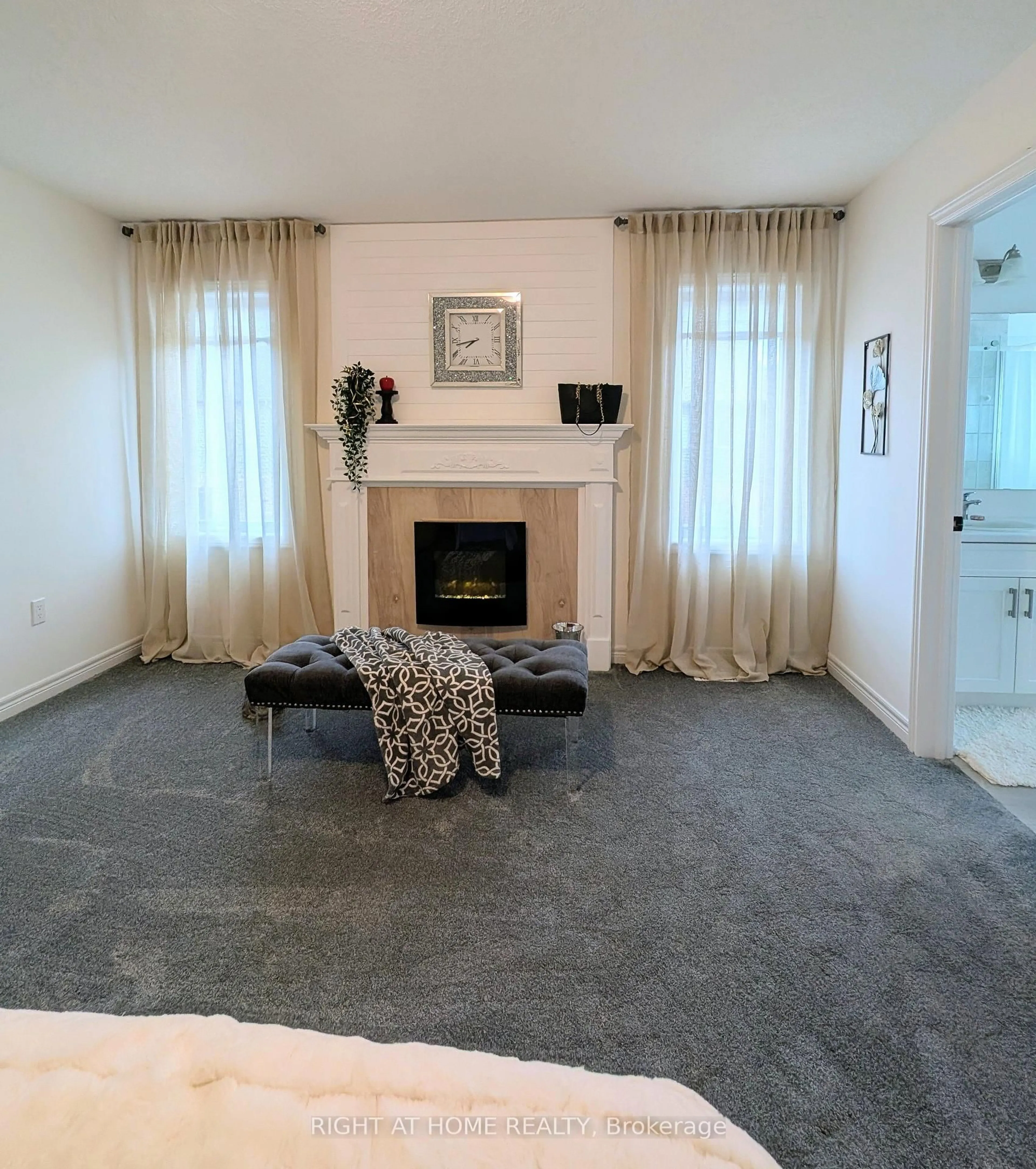 A pic of a room for 155 Plewes Dr, Collingwood Ontario L9Y 5M5