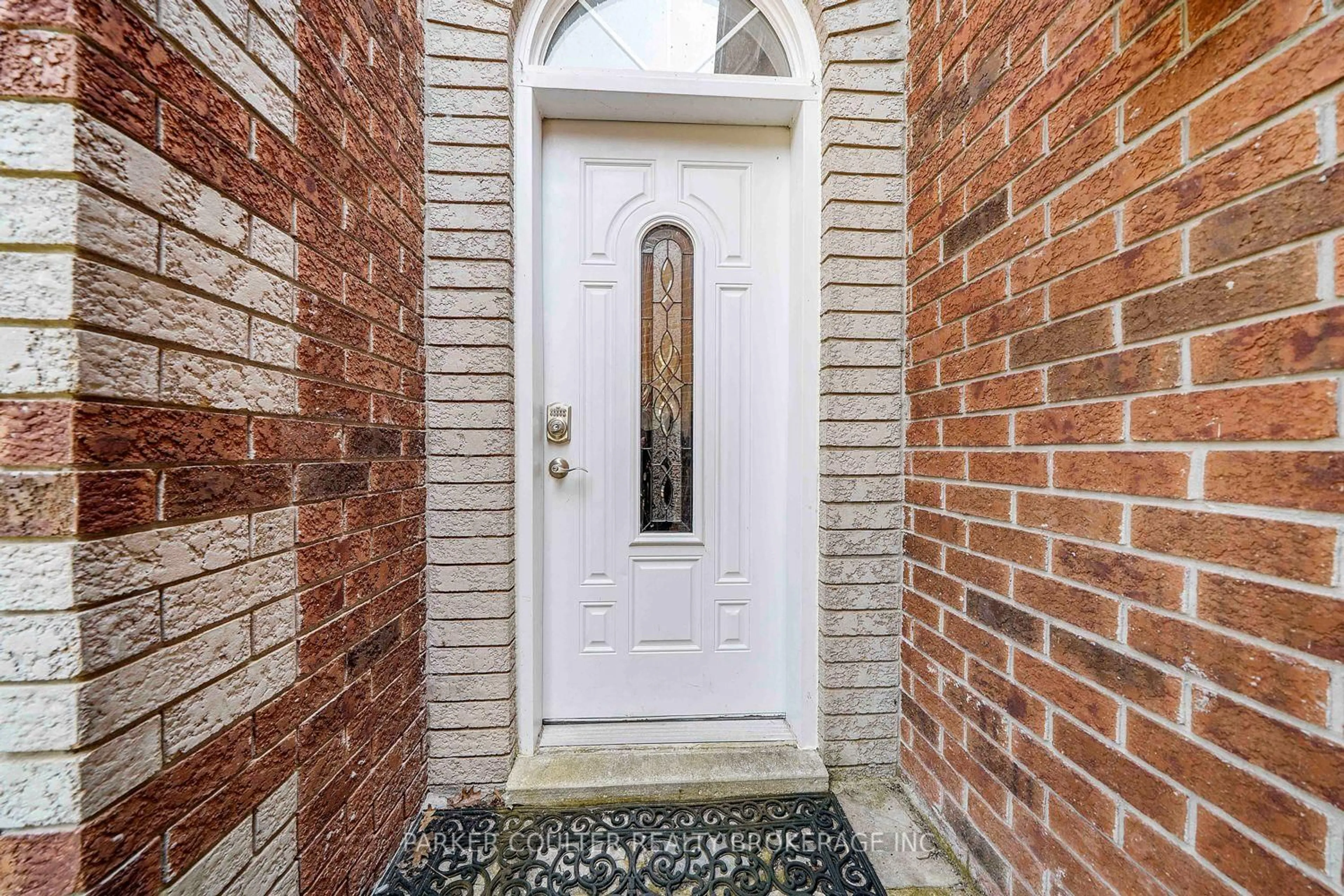 Indoor entryway for 61 Dyer Dr, Wasaga Beach Ontario L9Z 1E4