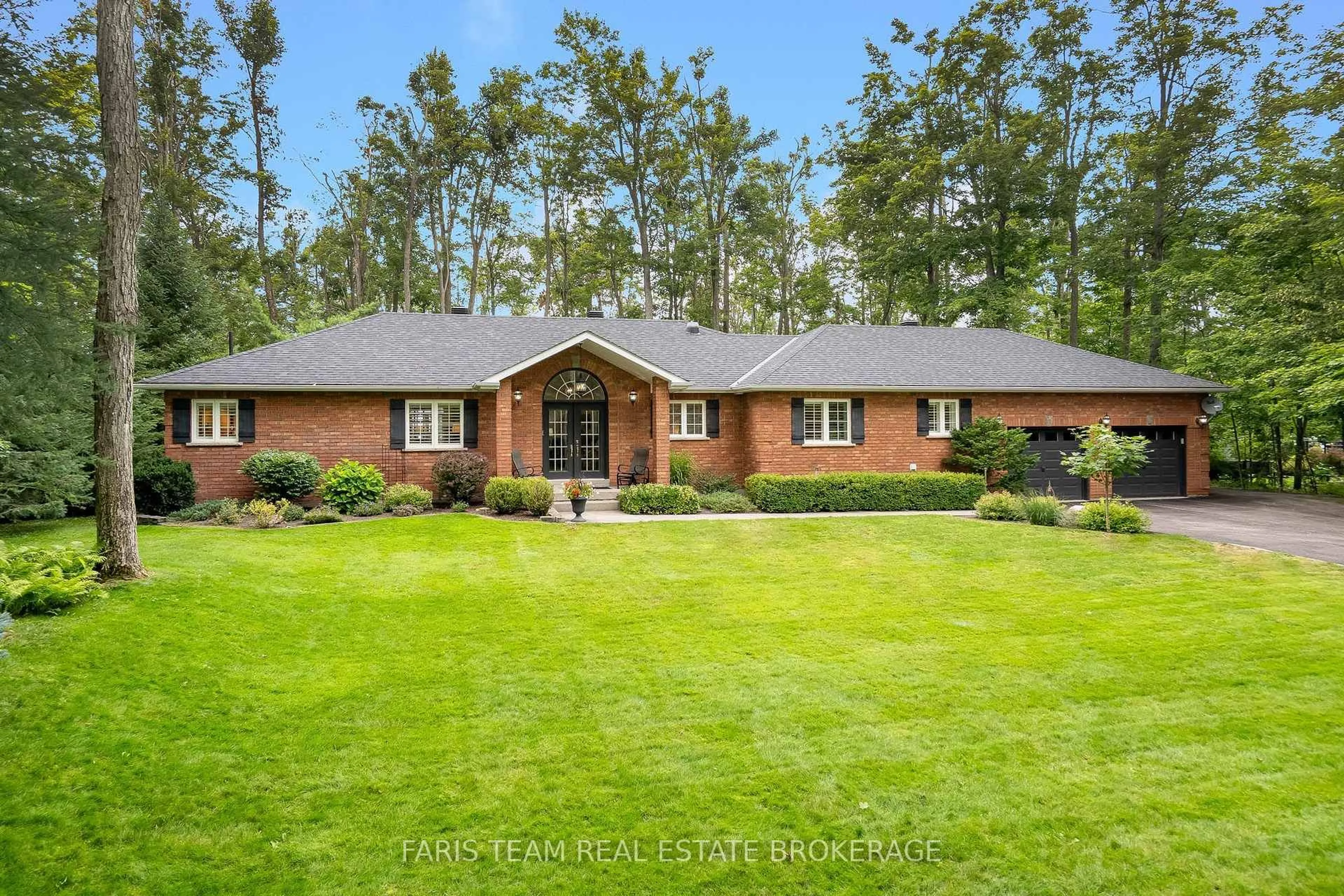 Home with brick exterior material, unknown for 10 Green Mountain Crt, Oro-Medonte Ontario L0L 2L0
