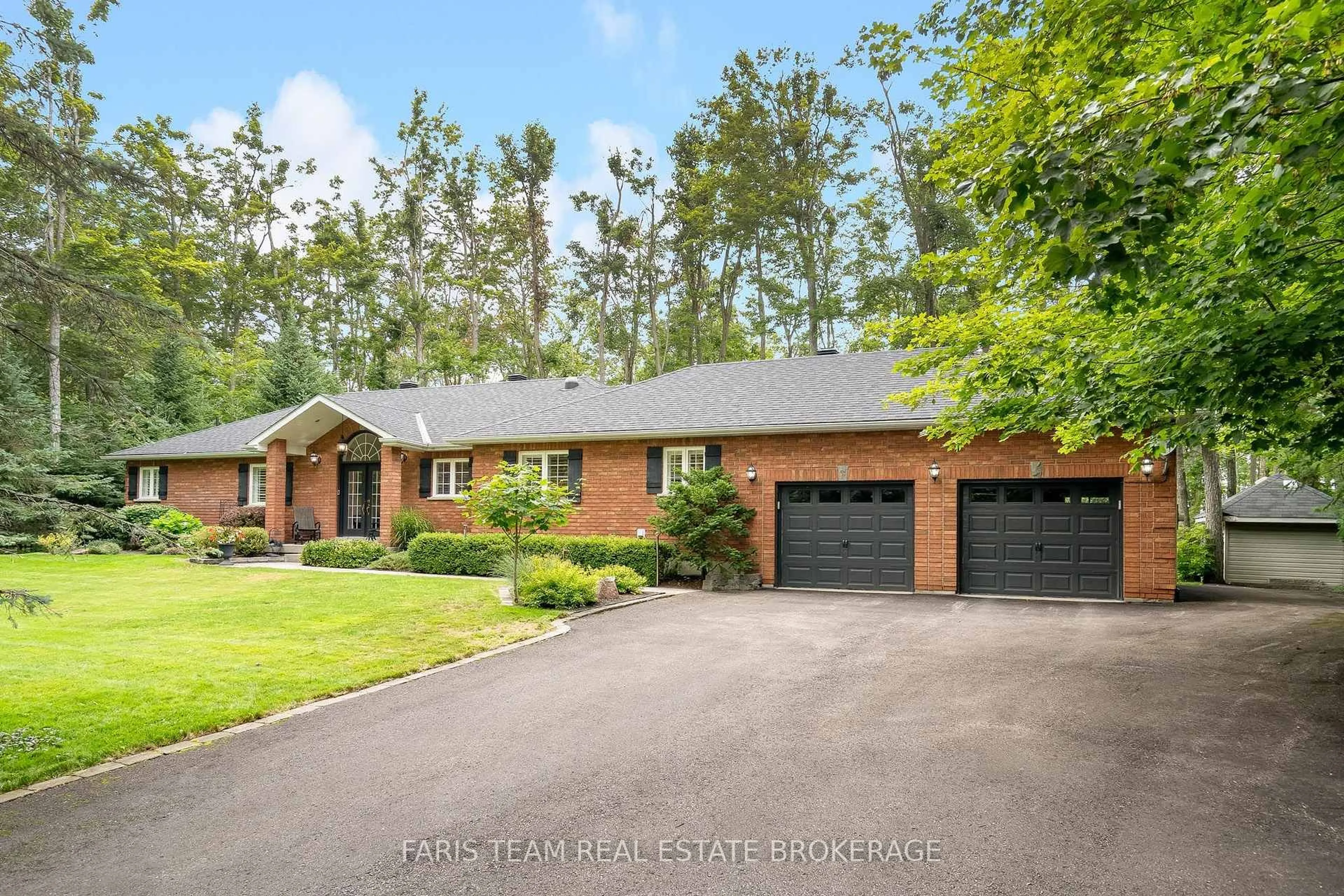 Home with brick exterior material, unknown for 10 Green Mountain Crt, Oro-Medonte Ontario L0L 2L0