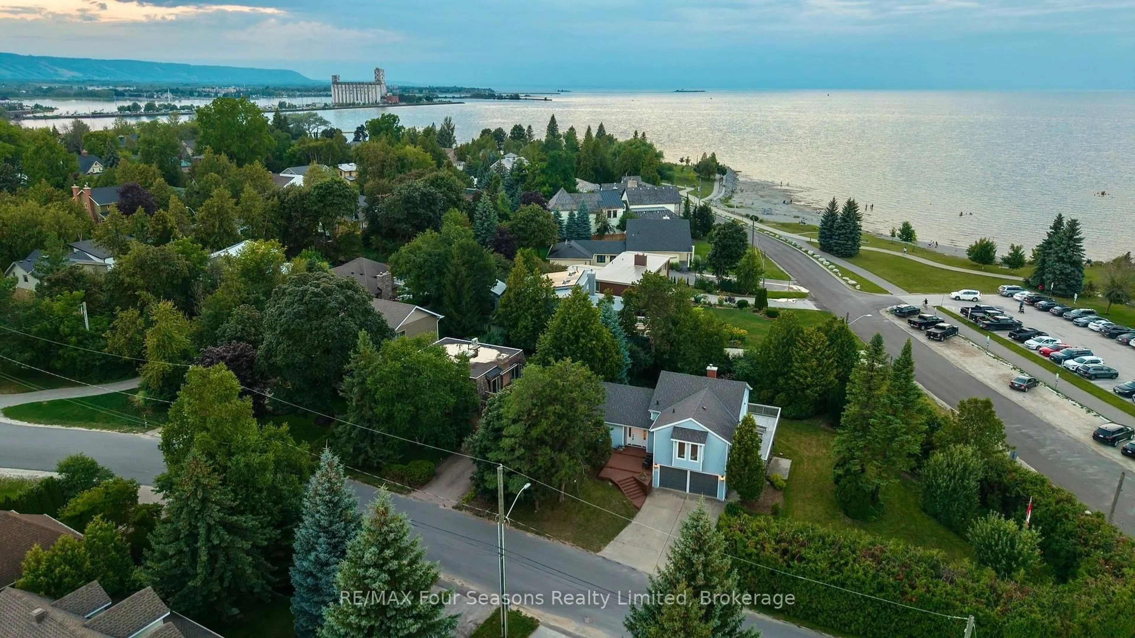 A pic from outside/outdoor area/front of a property/back of a property/a pic from drone, water/lake/river/ocean view for 97 & 99 Huron St, Collingwood Ontario L9Y 4Y3