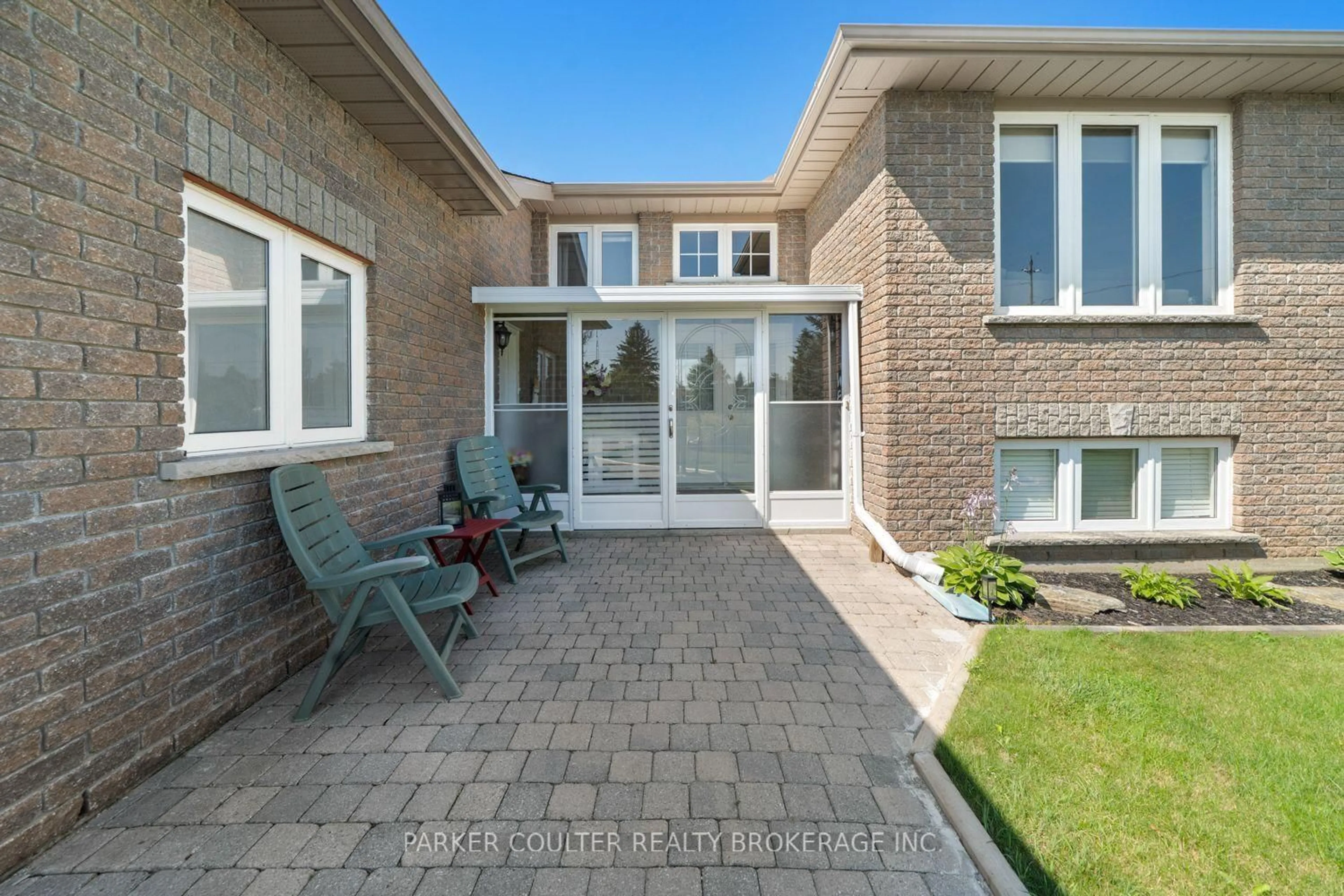 Patio, street for 2 Marni Lane, Springwater Ontario L0L 2K0